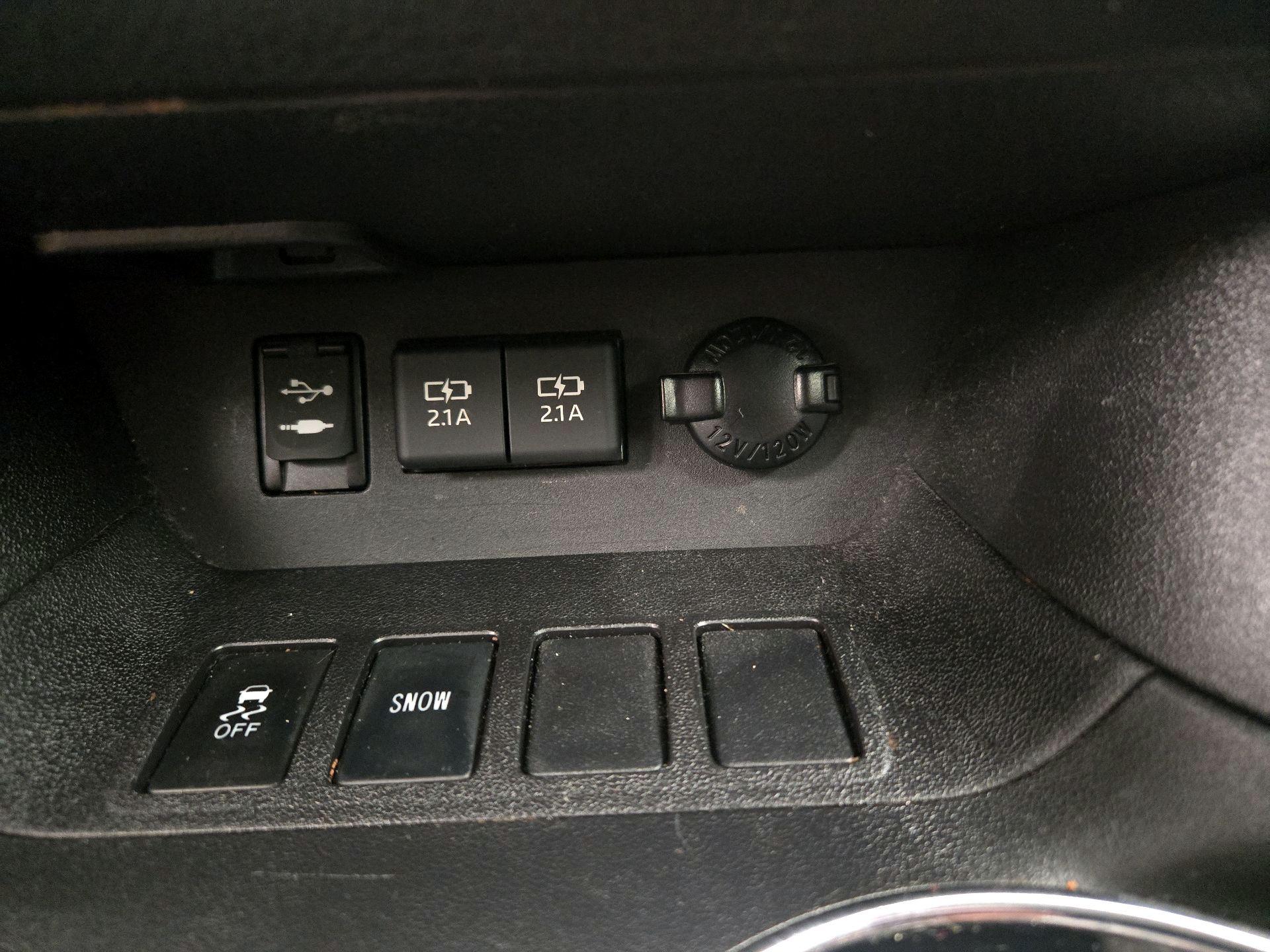 Thumbnail: 2019 Toyota Highlander - 18