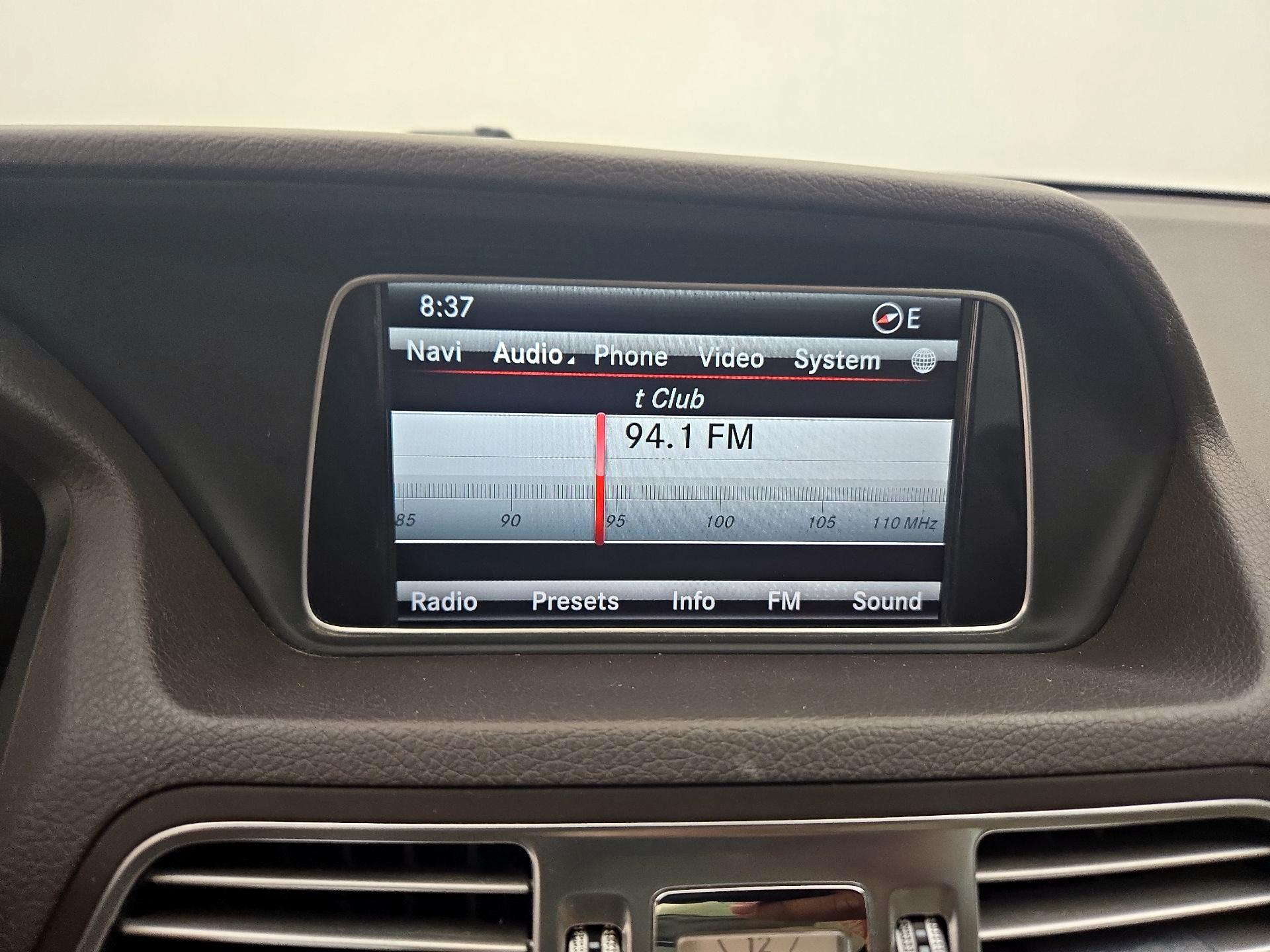 Thumbnail: 2014 Mercedes-Benz E-Class - 16