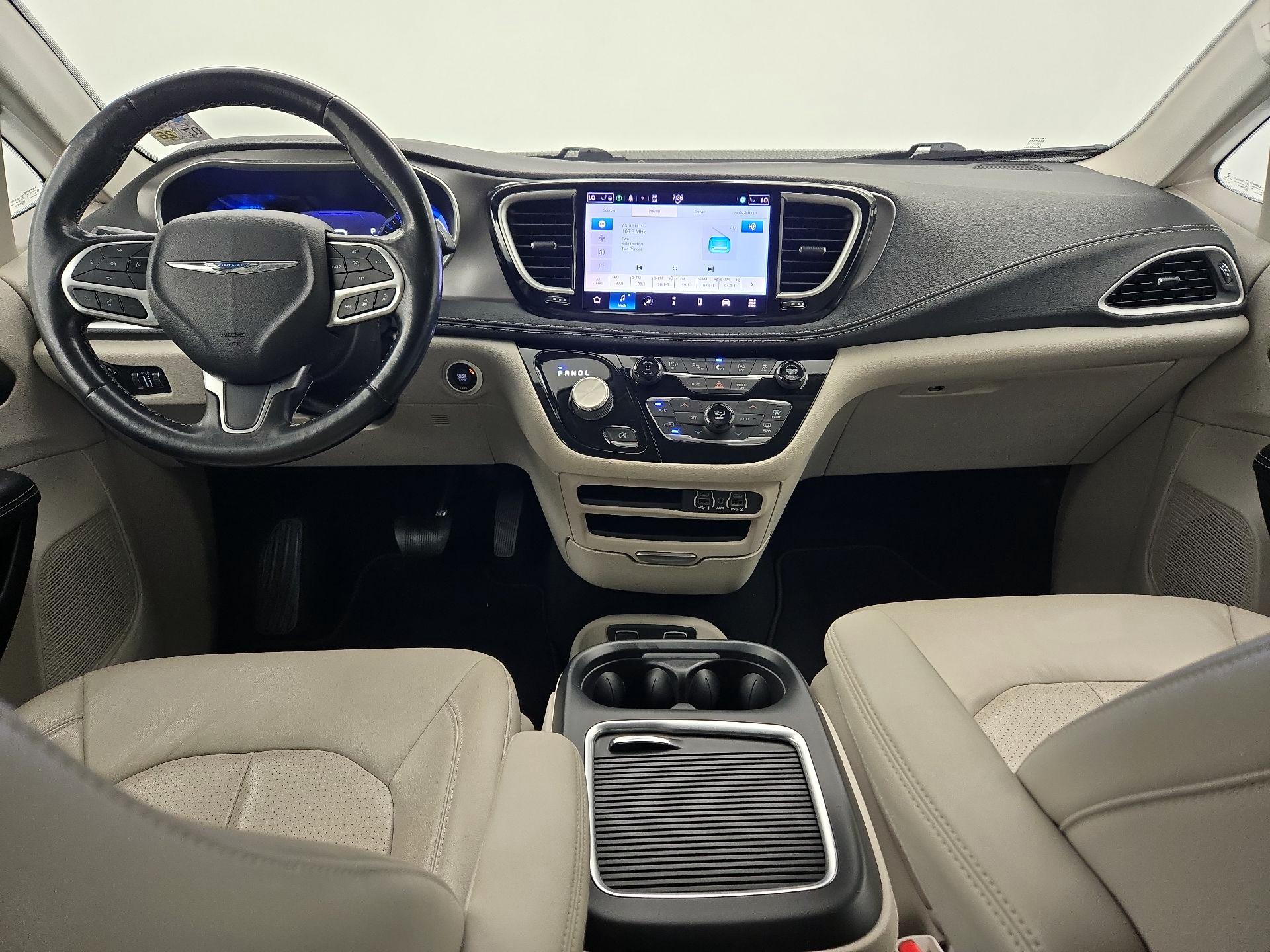 Thumbnail: 2021 Chrysler Pacifica - 9