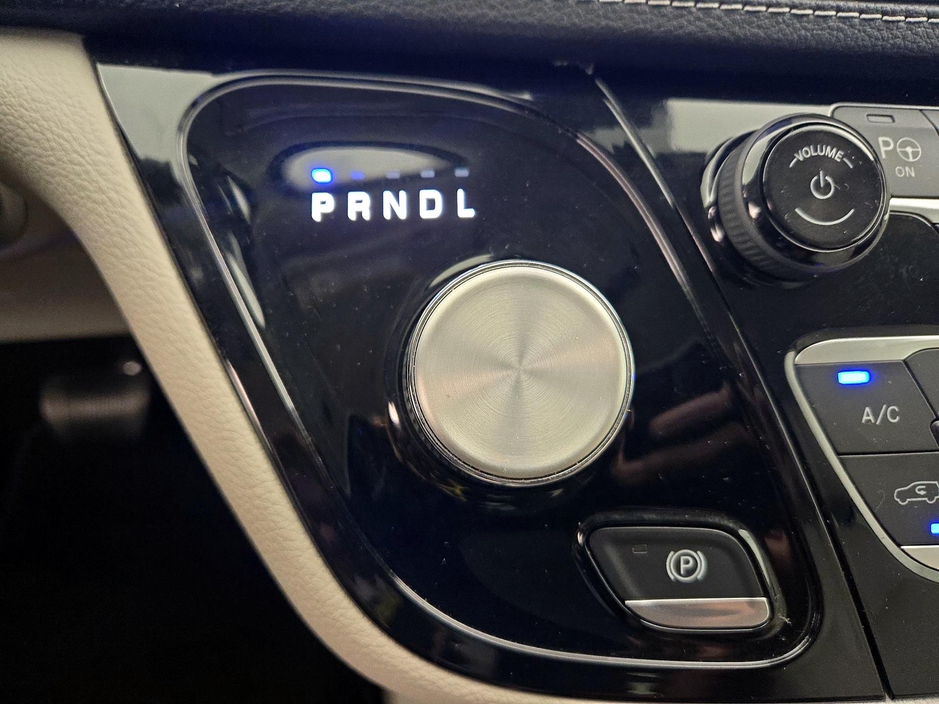 Thumbnail: 2021 Chrysler Pacifica - 18