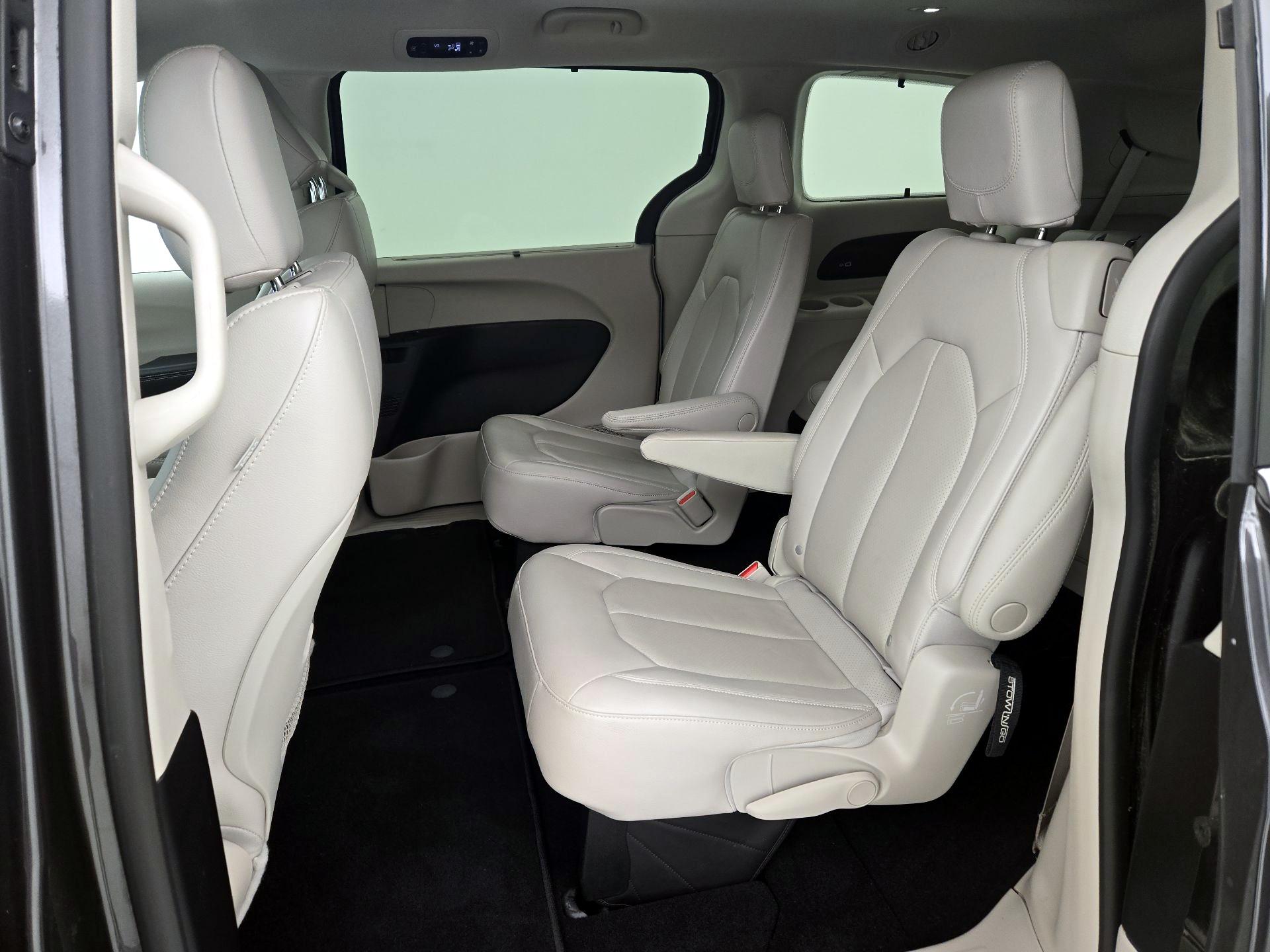 Thumbnail: 2021 Chrysler Pacifica - 20
