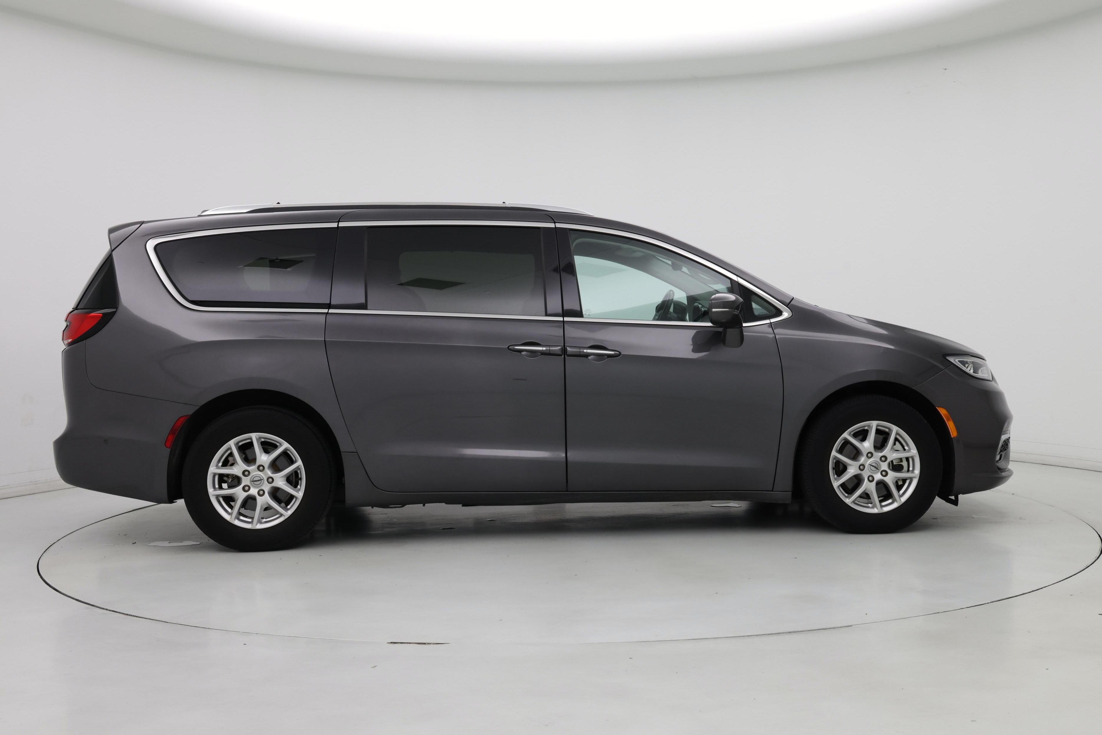 Thumbnail: 2021 Chrysler Pacifica - 7