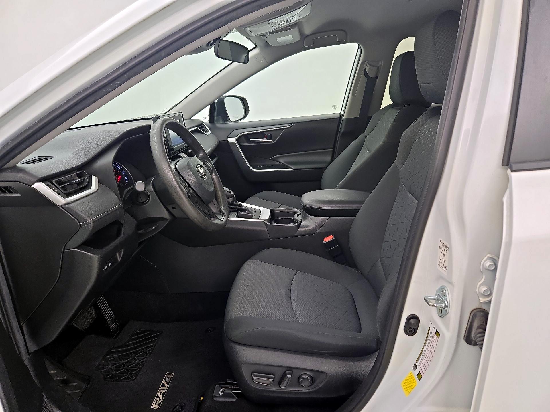 Thumbnail: 2021 Toyota RAV4 - 11