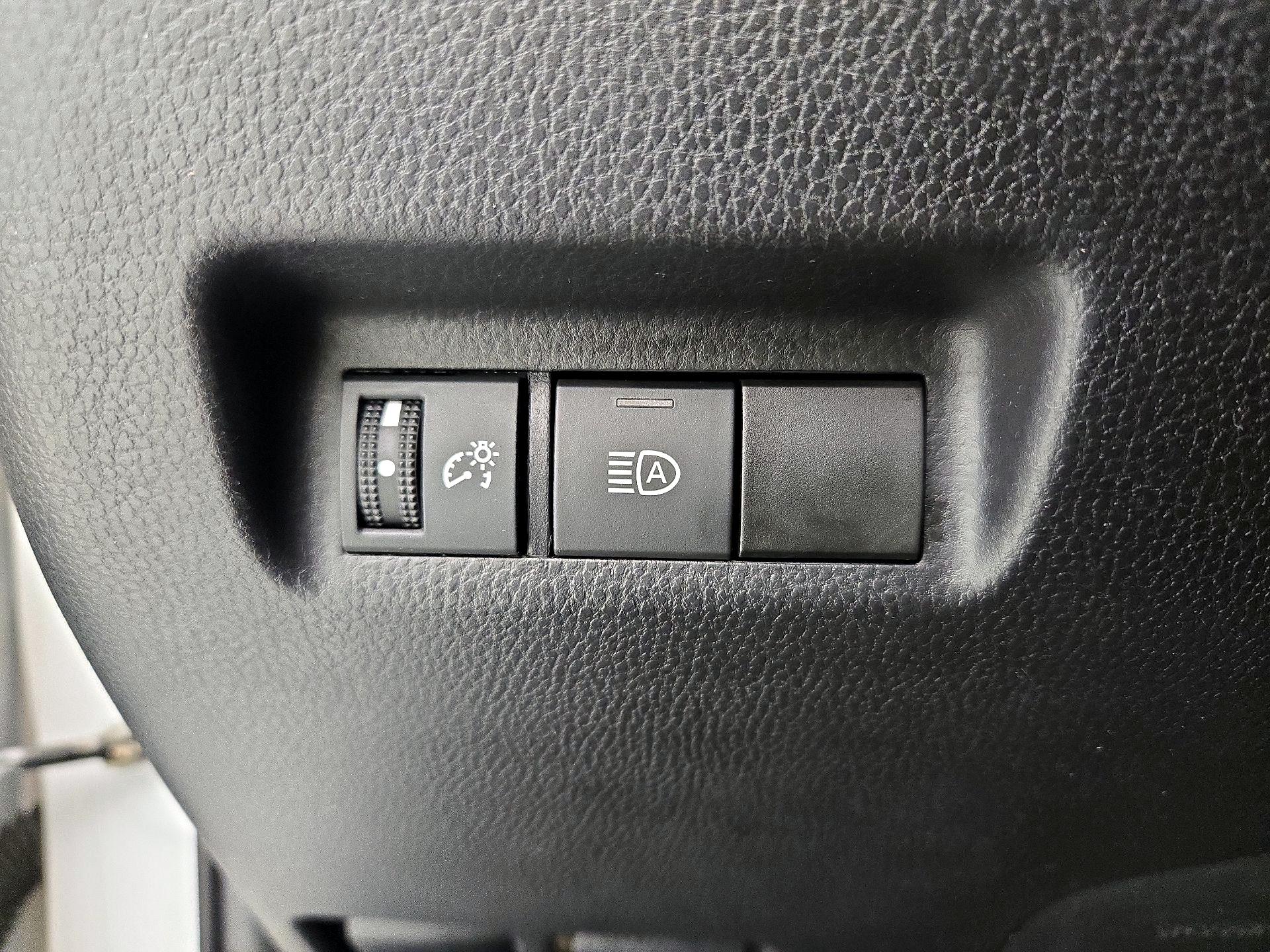 Thumbnail: 2021 Toyota RAV4 - 13