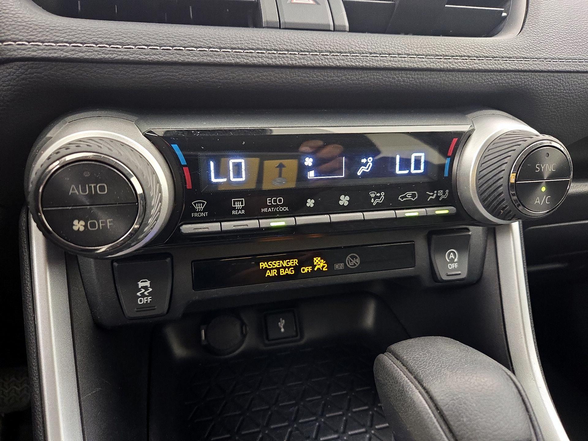 Thumbnail: 2021 Toyota RAV4 - 16
