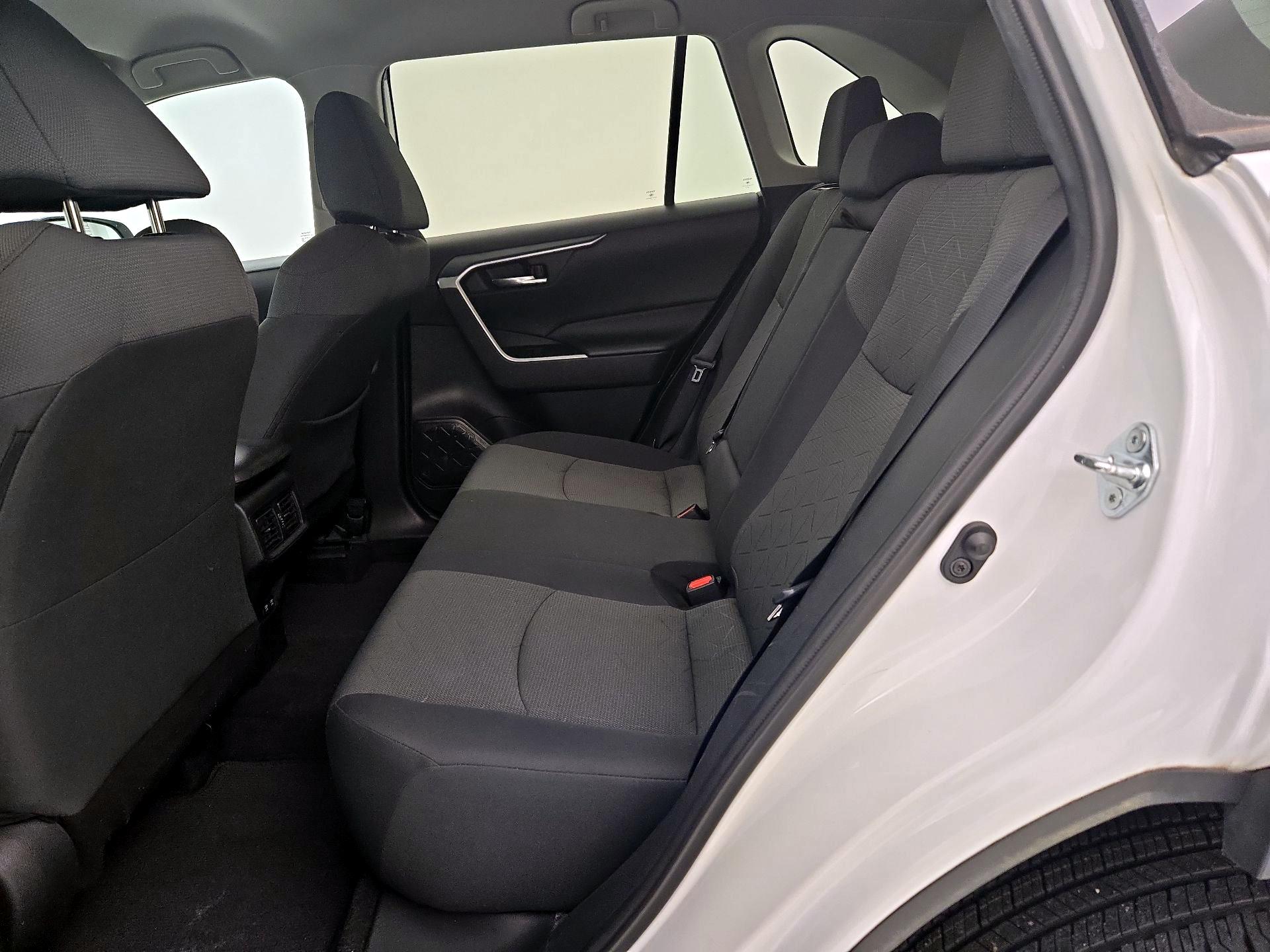 Thumbnail: 2021 Toyota RAV4 - 19