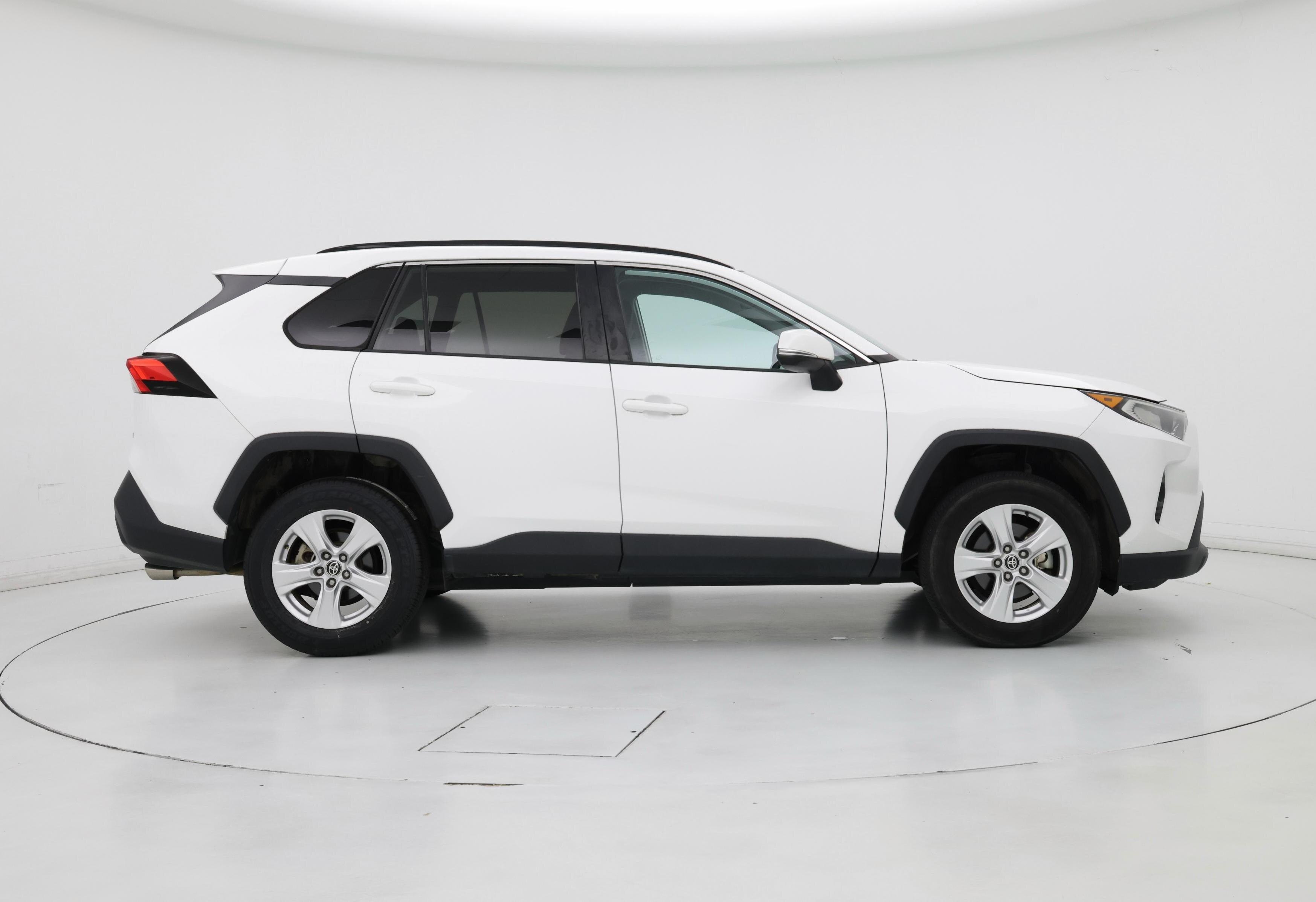Thumbnail: 2021 Toyota RAV4 - 7