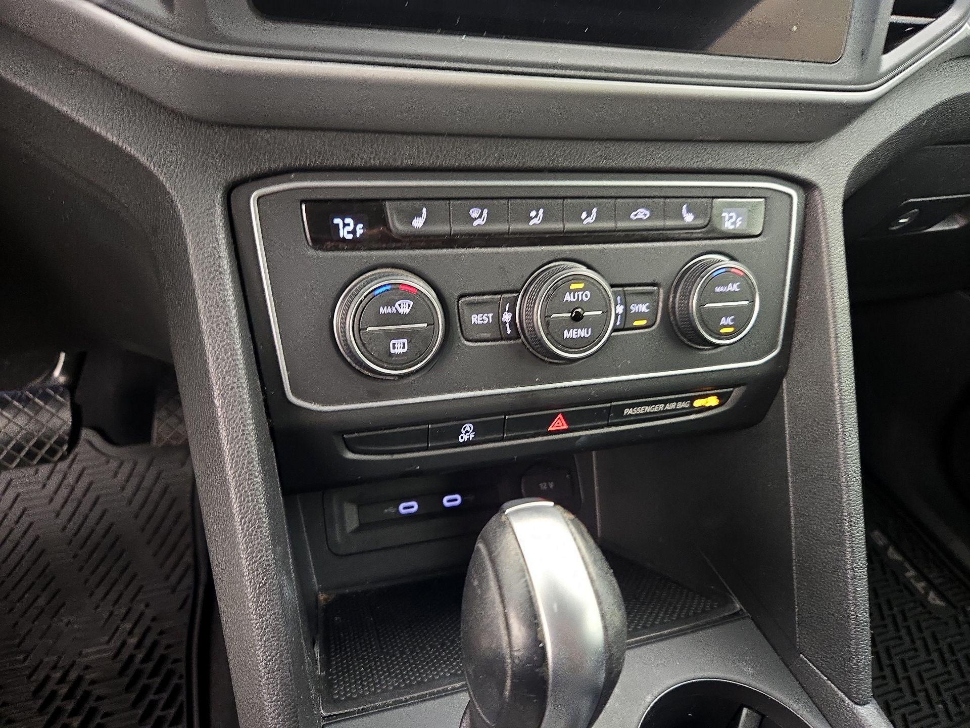 Thumbnail: 2021 Volkswagen Atlas - 16