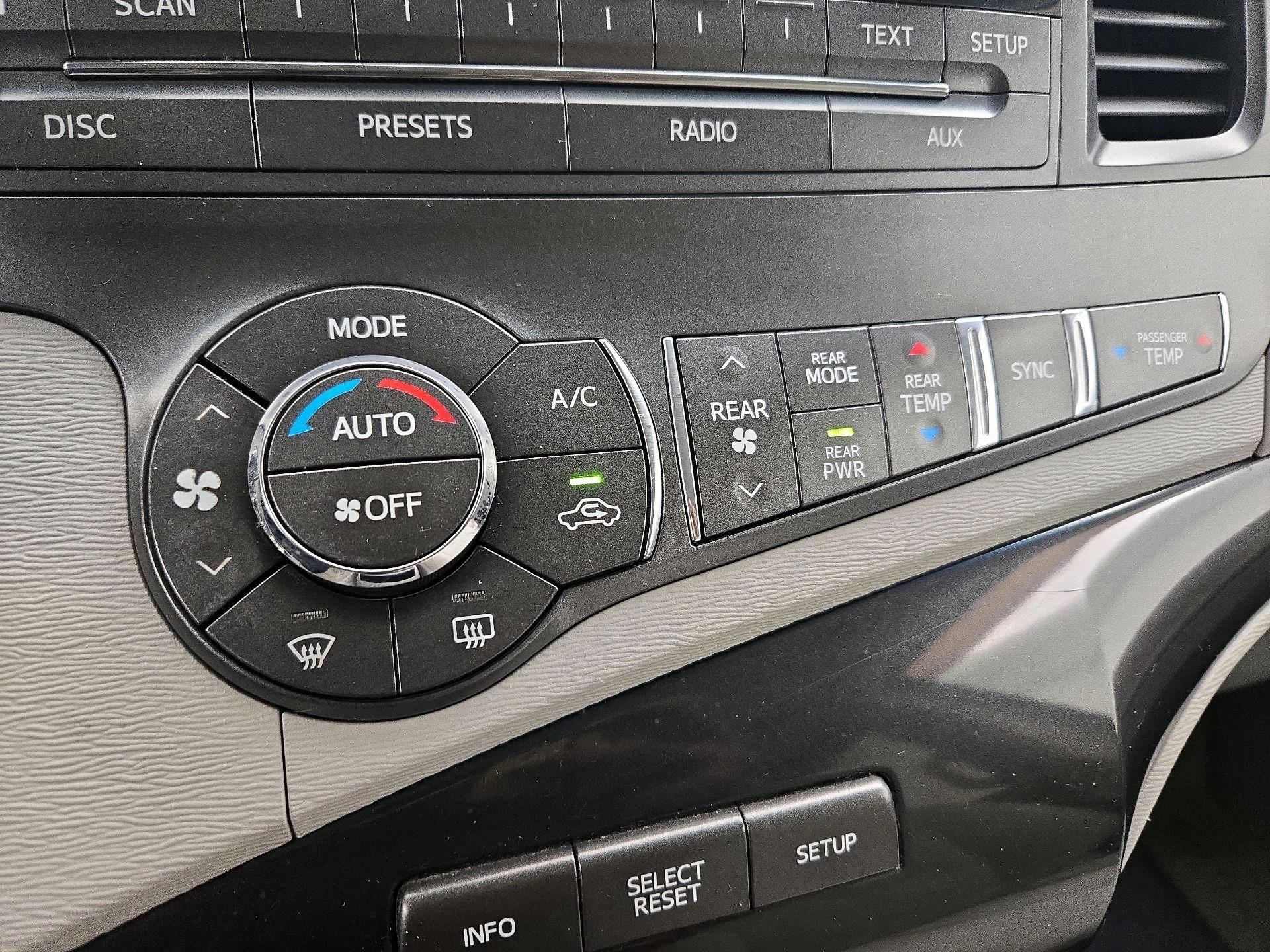 Thumbnail: 2014 Toyota Sienna - 16