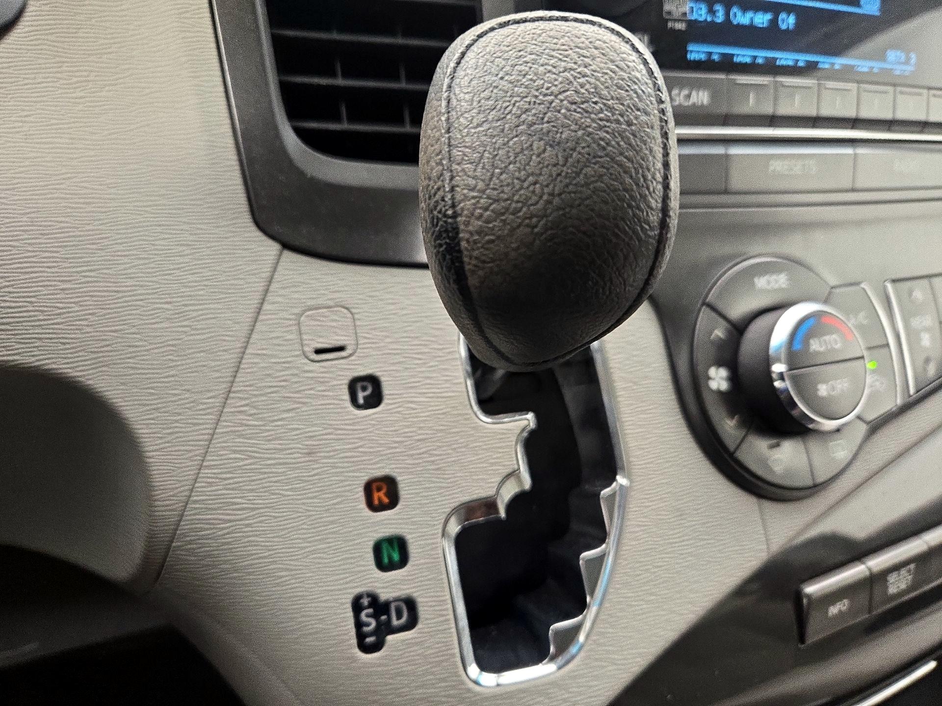 Thumbnail: 2014 Toyota Sienna - 17