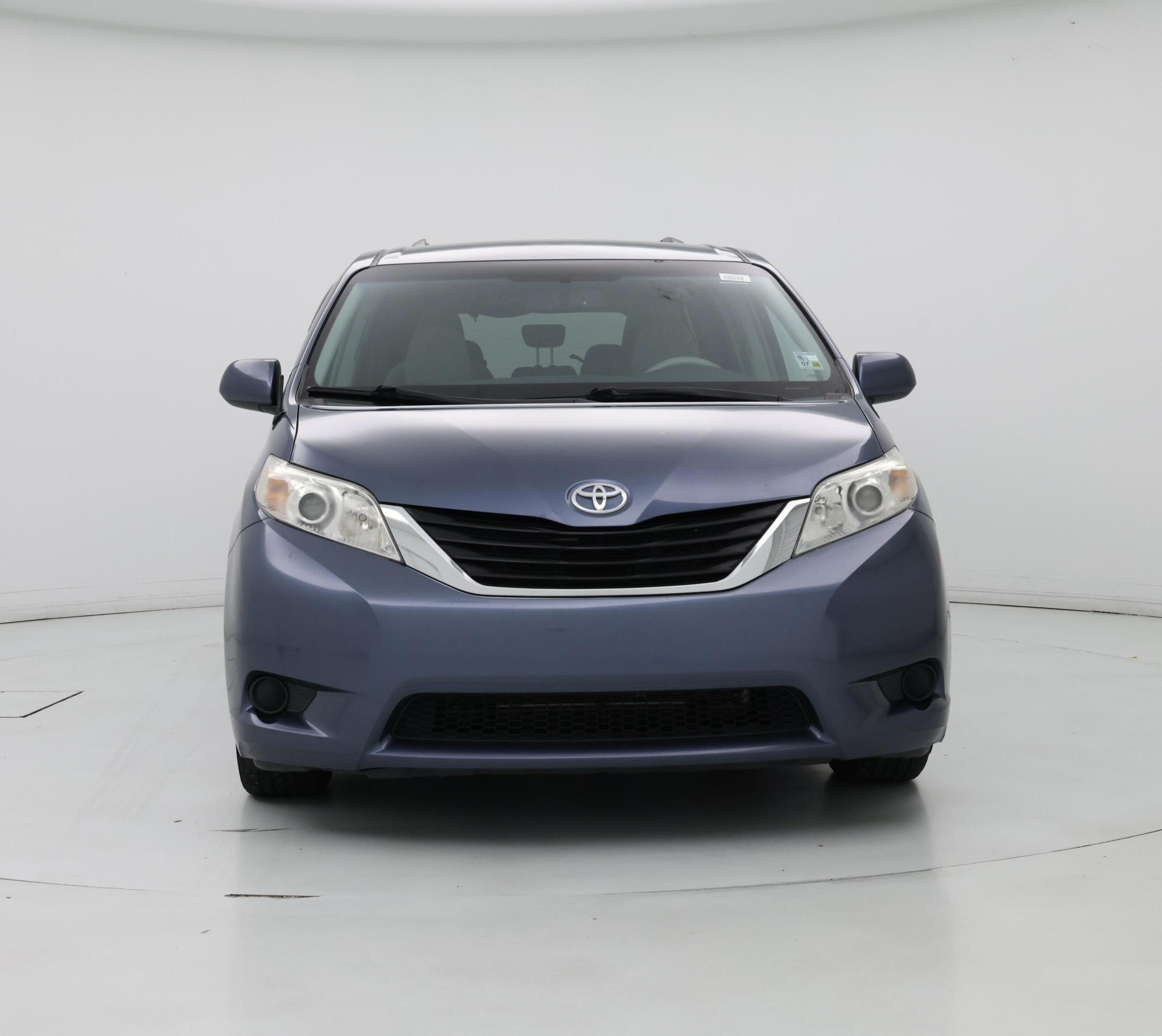 Thumbnail: 2014 Toyota Sienna - 5