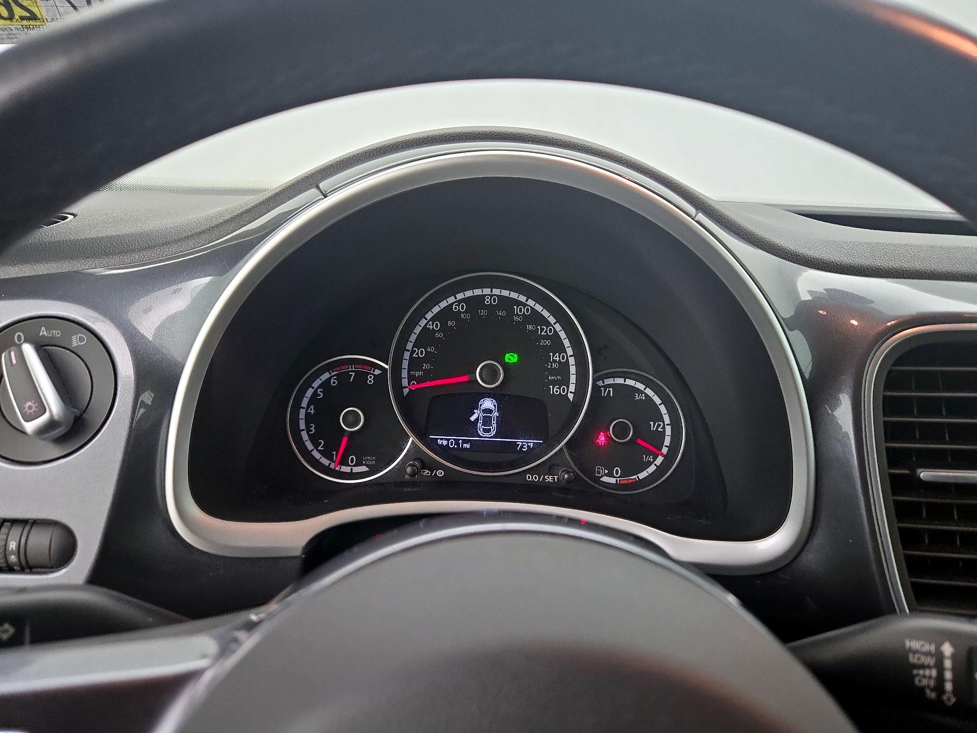 Thumbnail: 2016 Volkswagen Beetle - 9