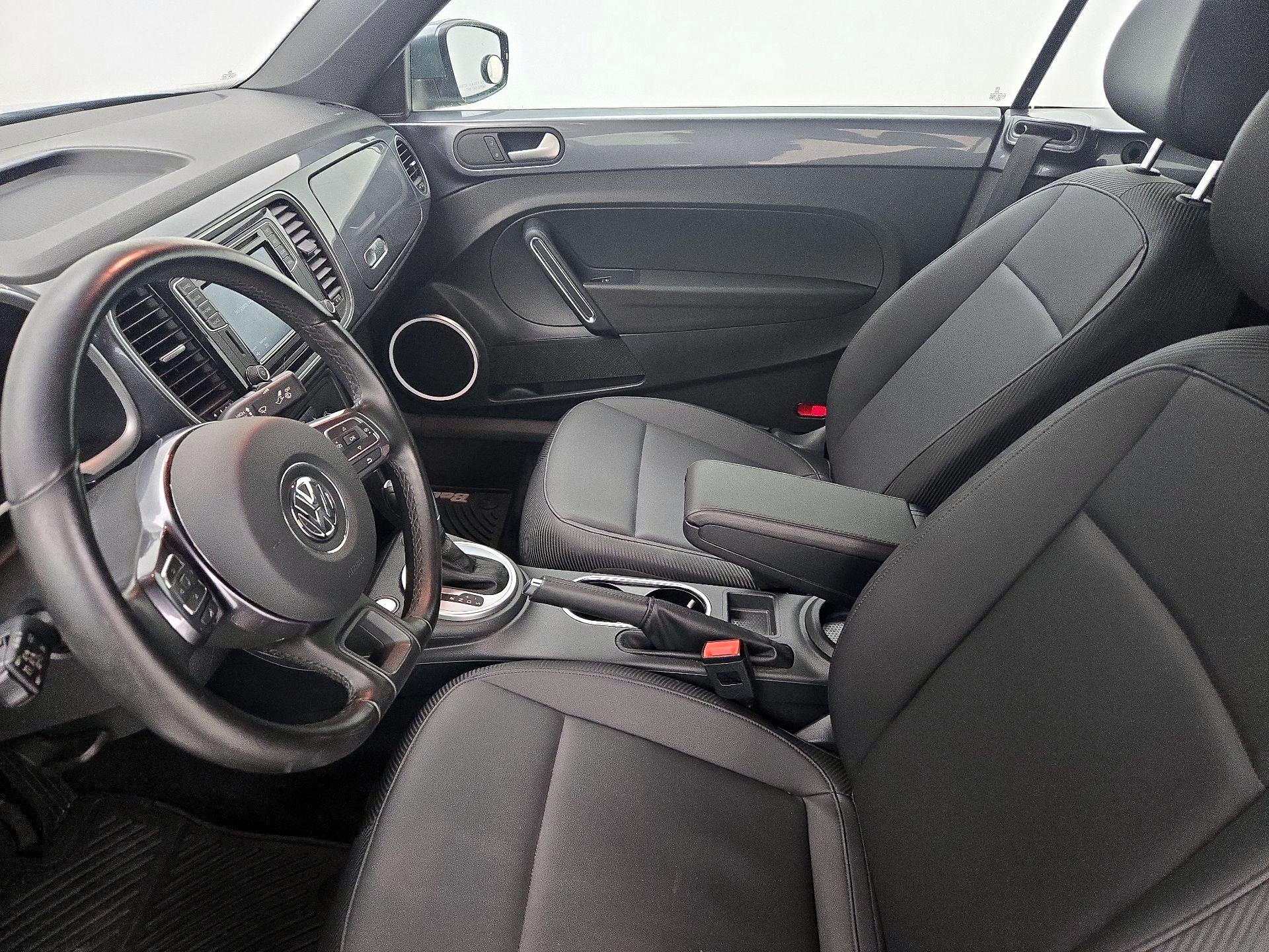 Thumbnail: 2016 Volkswagen Beetle - 11