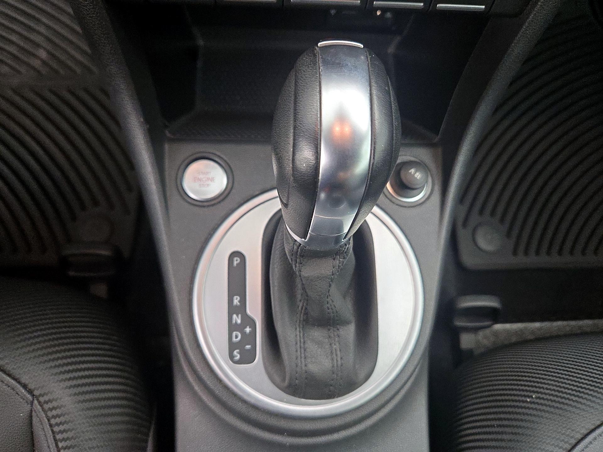 Thumbnail: 2016 Volkswagen Beetle - 17