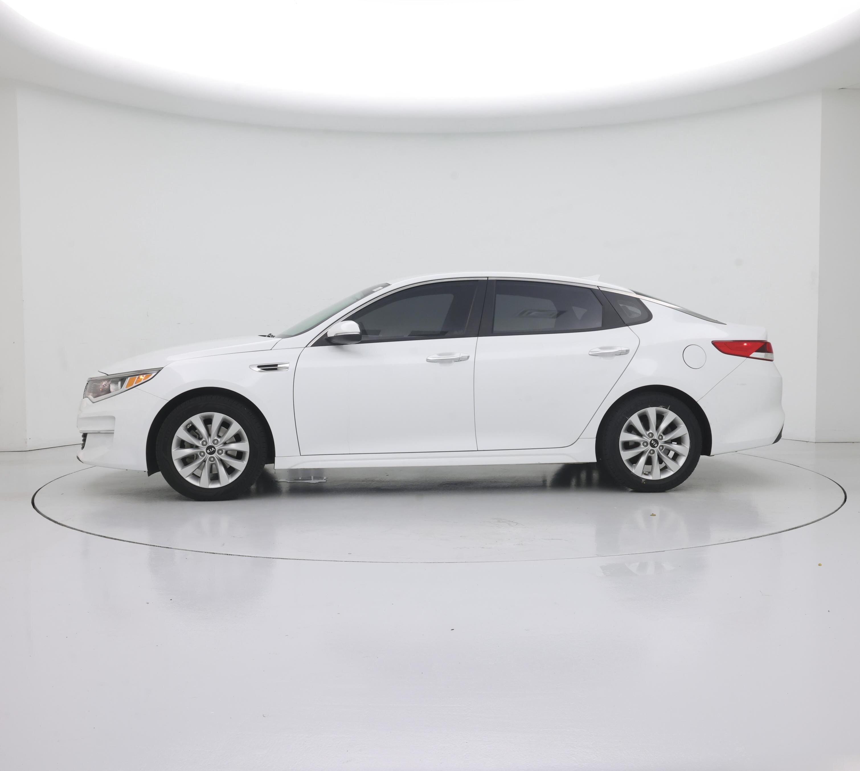 Thumbnail: 2018 Kia Optima - 3