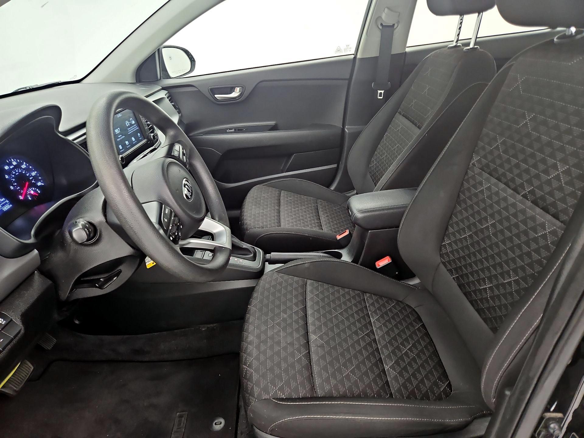 Thumbnail: 2020 Kia Rio - 11