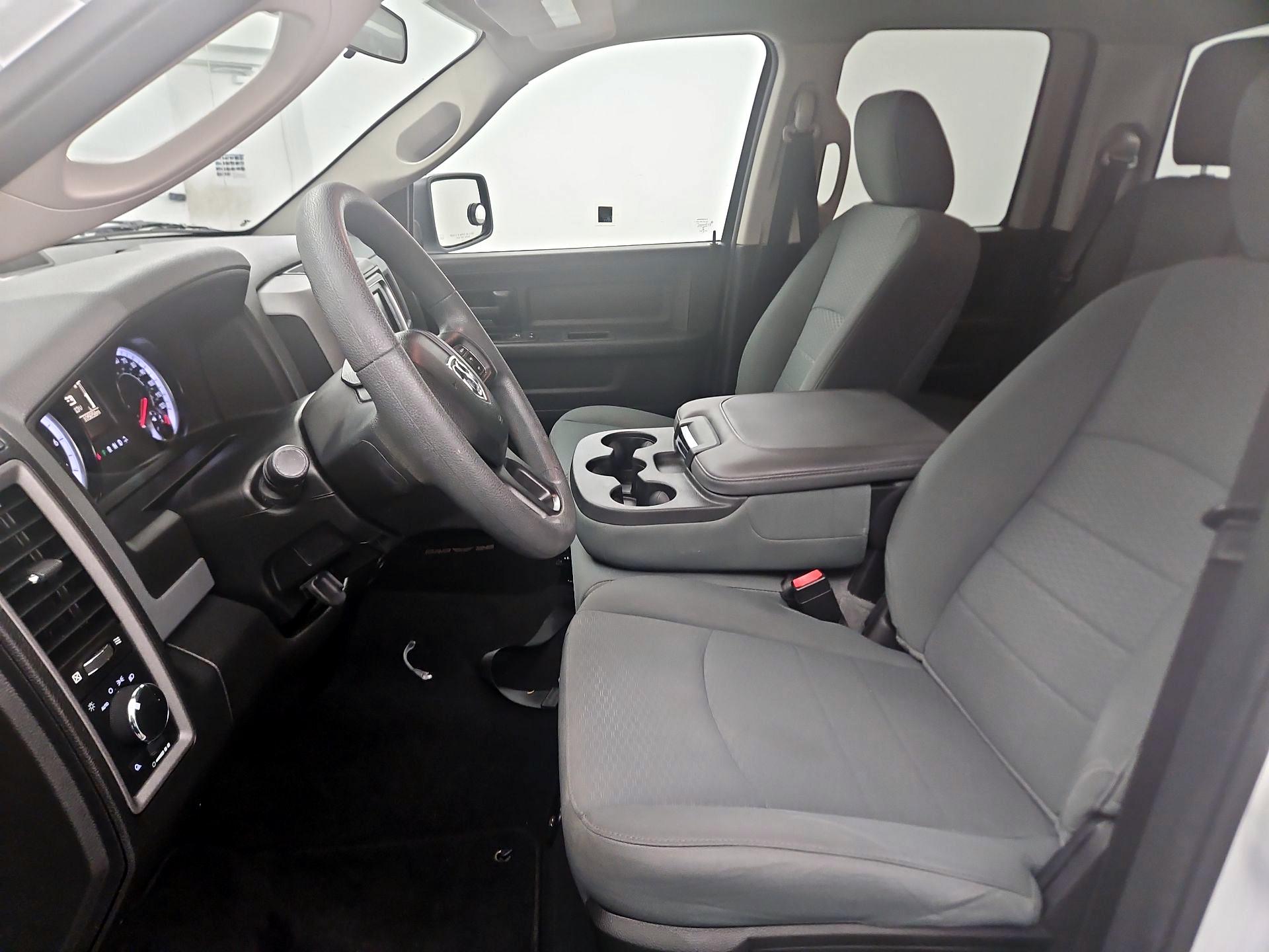 Thumbnail: 2019 RAM 1500 Classic - 11