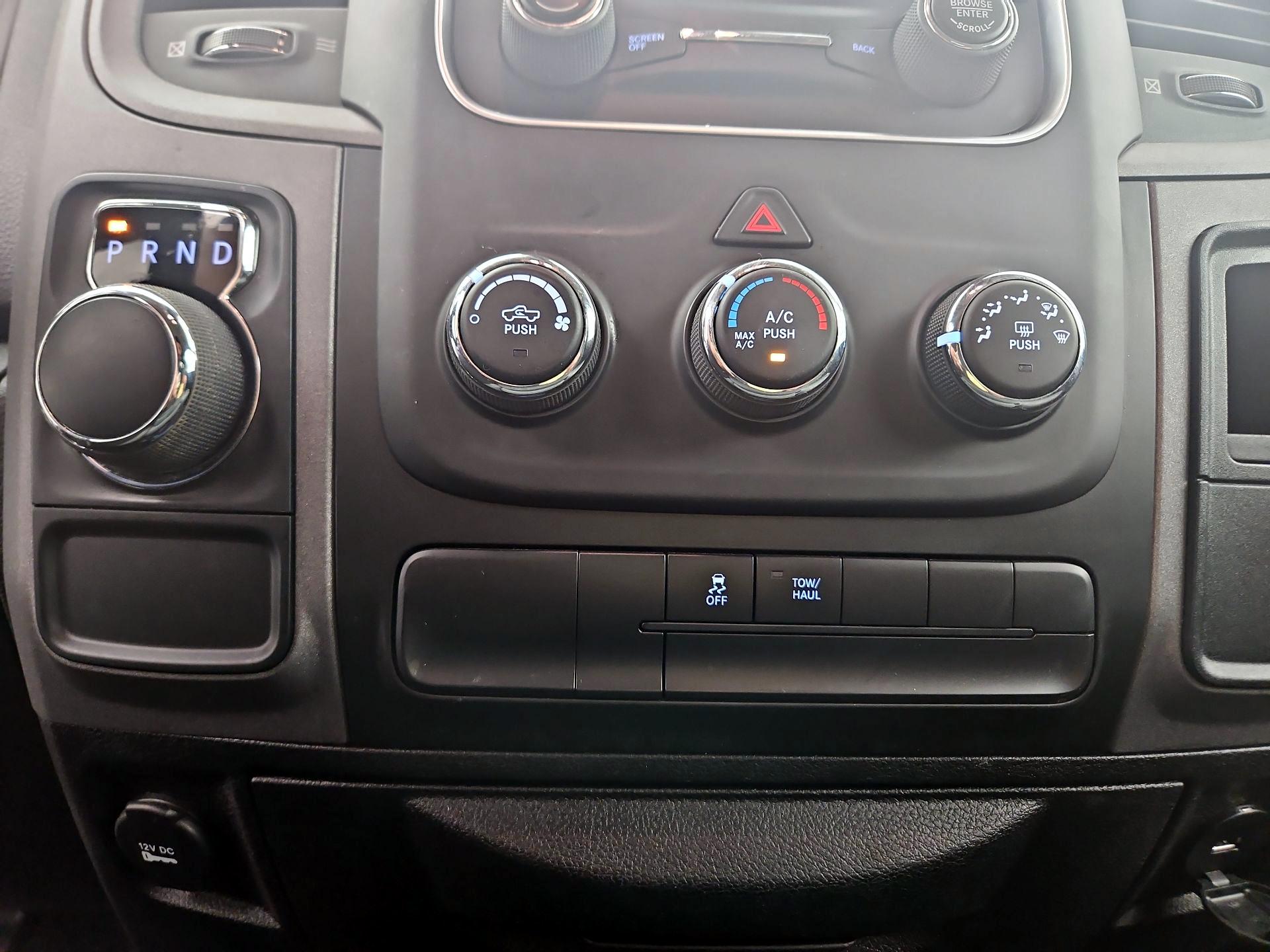 Thumbnail: 2019 RAM 1500 Classic - 16