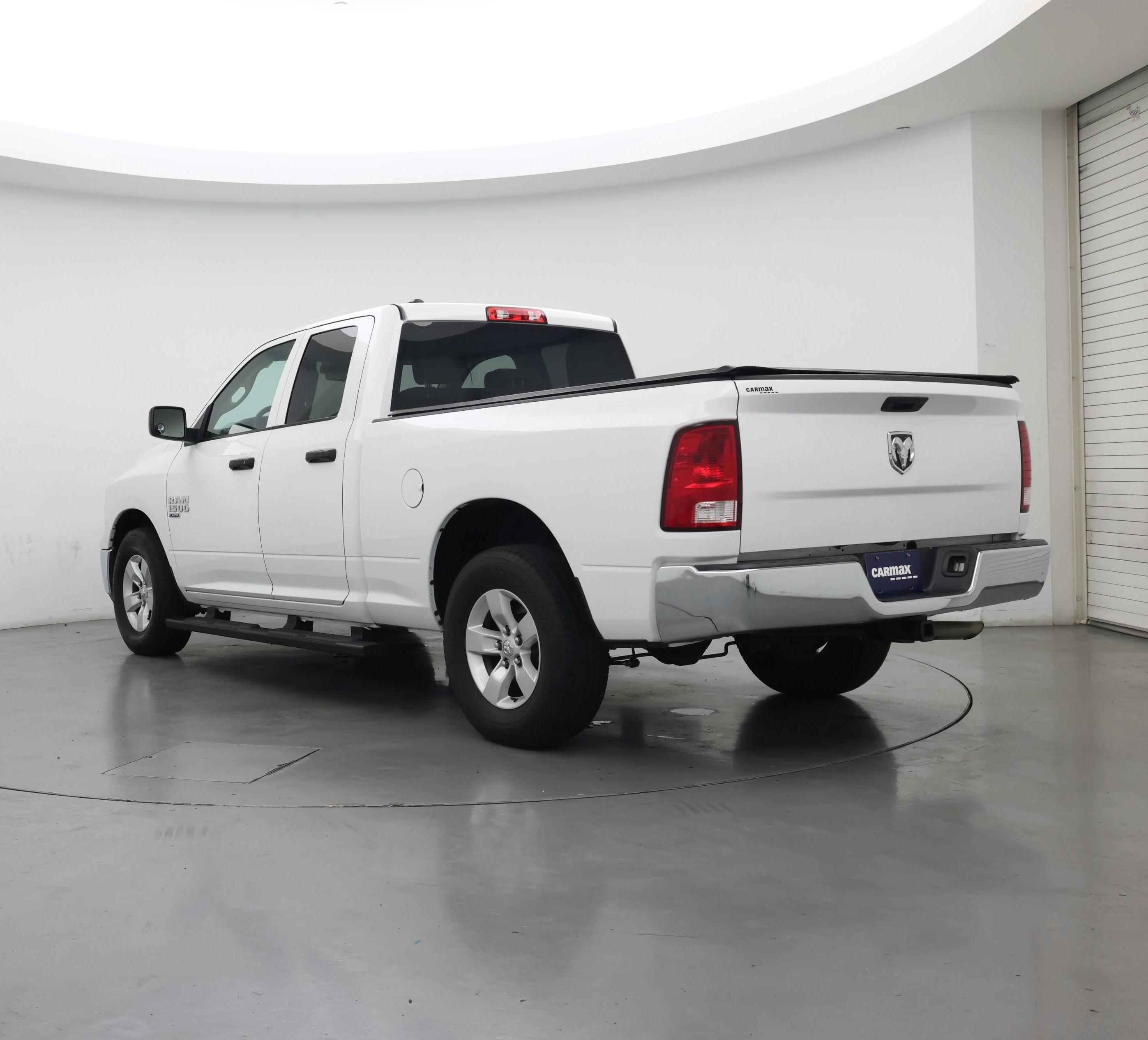 Thumbnail: 2019 RAM 1500 Classic - 2