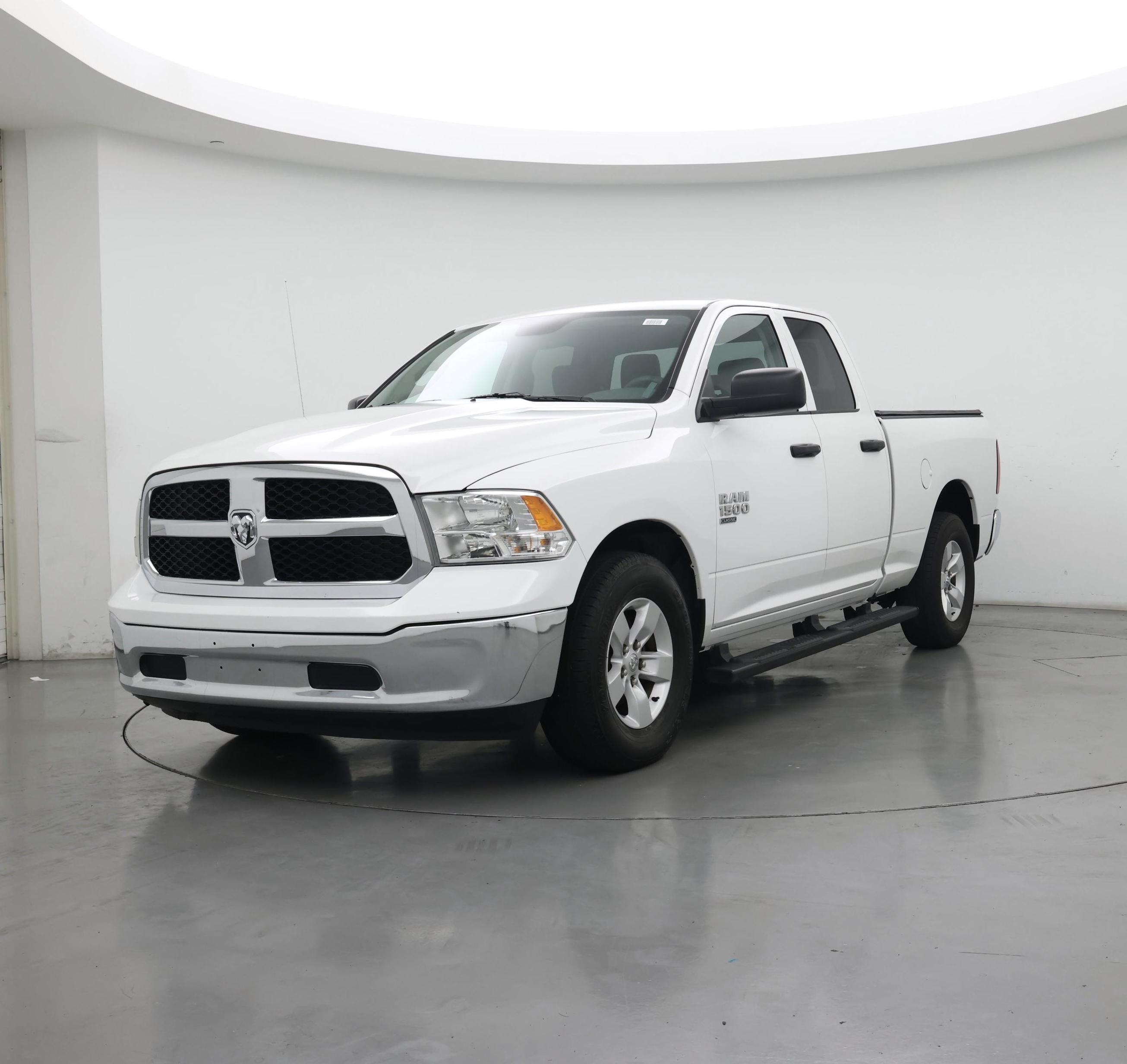 Thumbnail: 2019 RAM 1500 Classic - 4