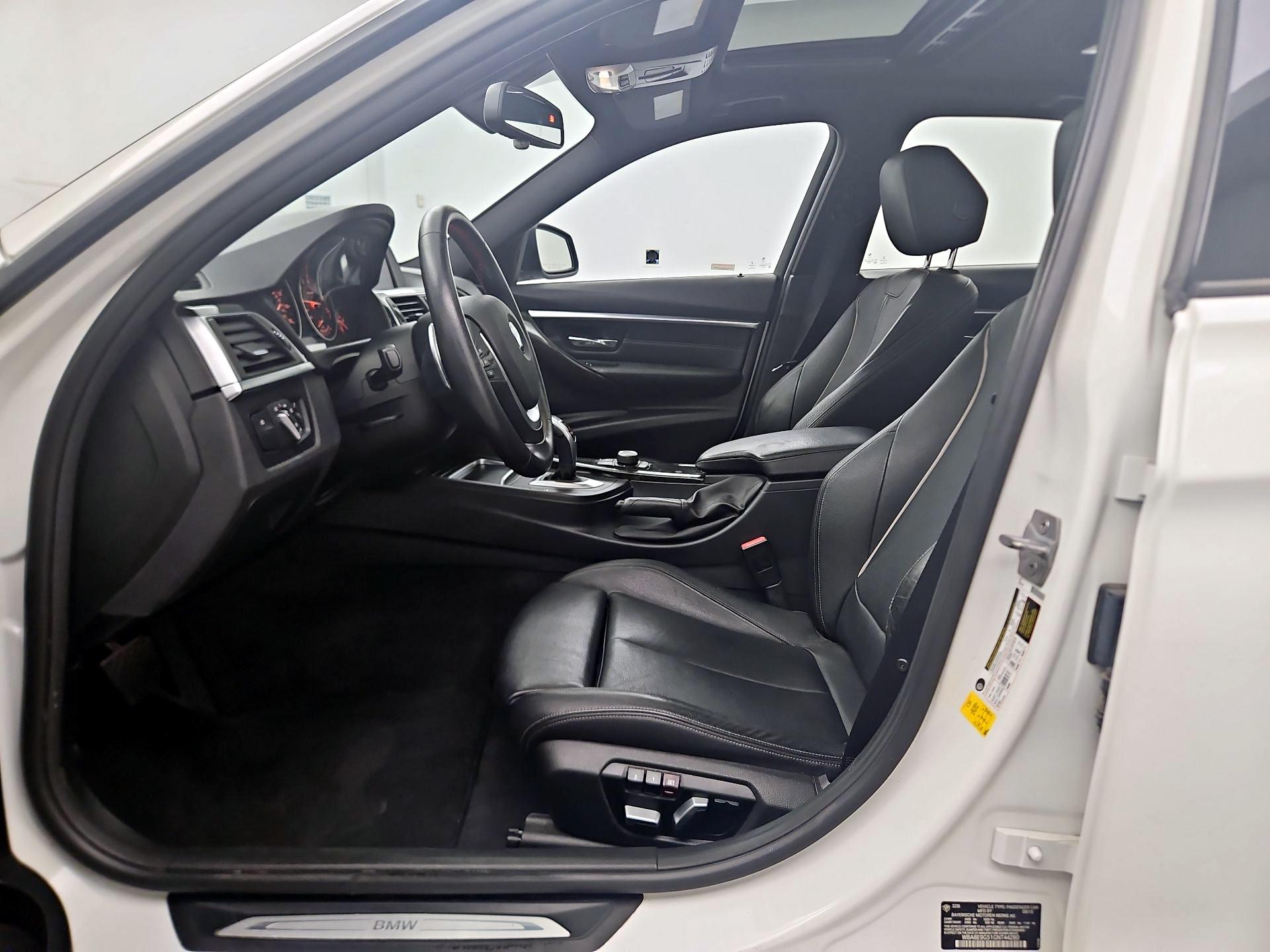 Thumbnail: 2016 BMW 3 Series - 11