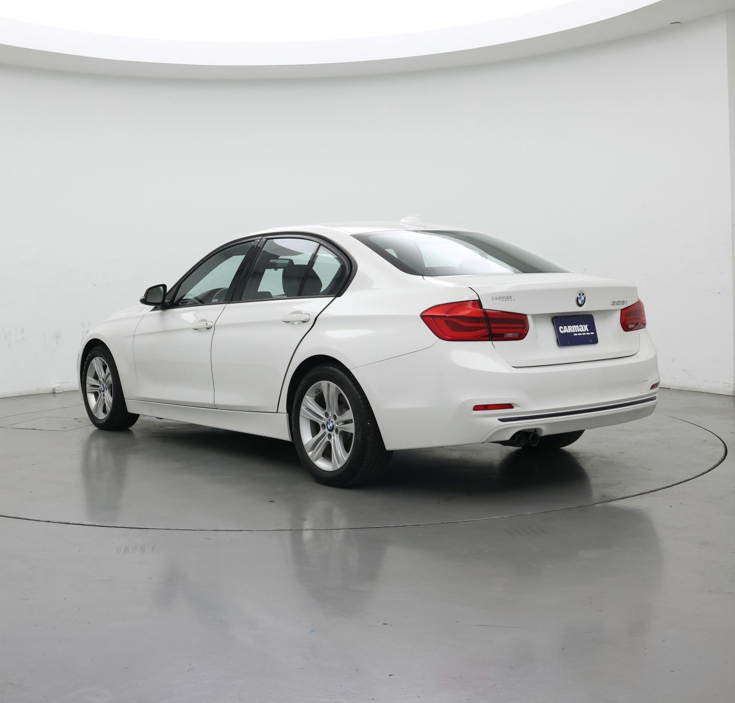 Thumbnail: 2016 BMW 3 Series - 2