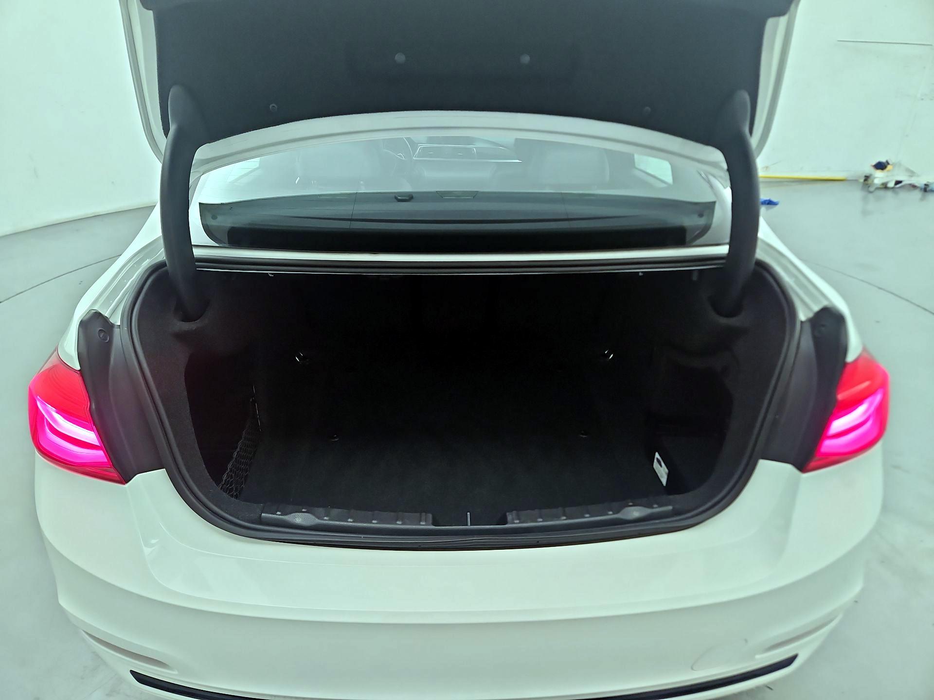 Thumbnail: 2016 BMW 3 Series - 20