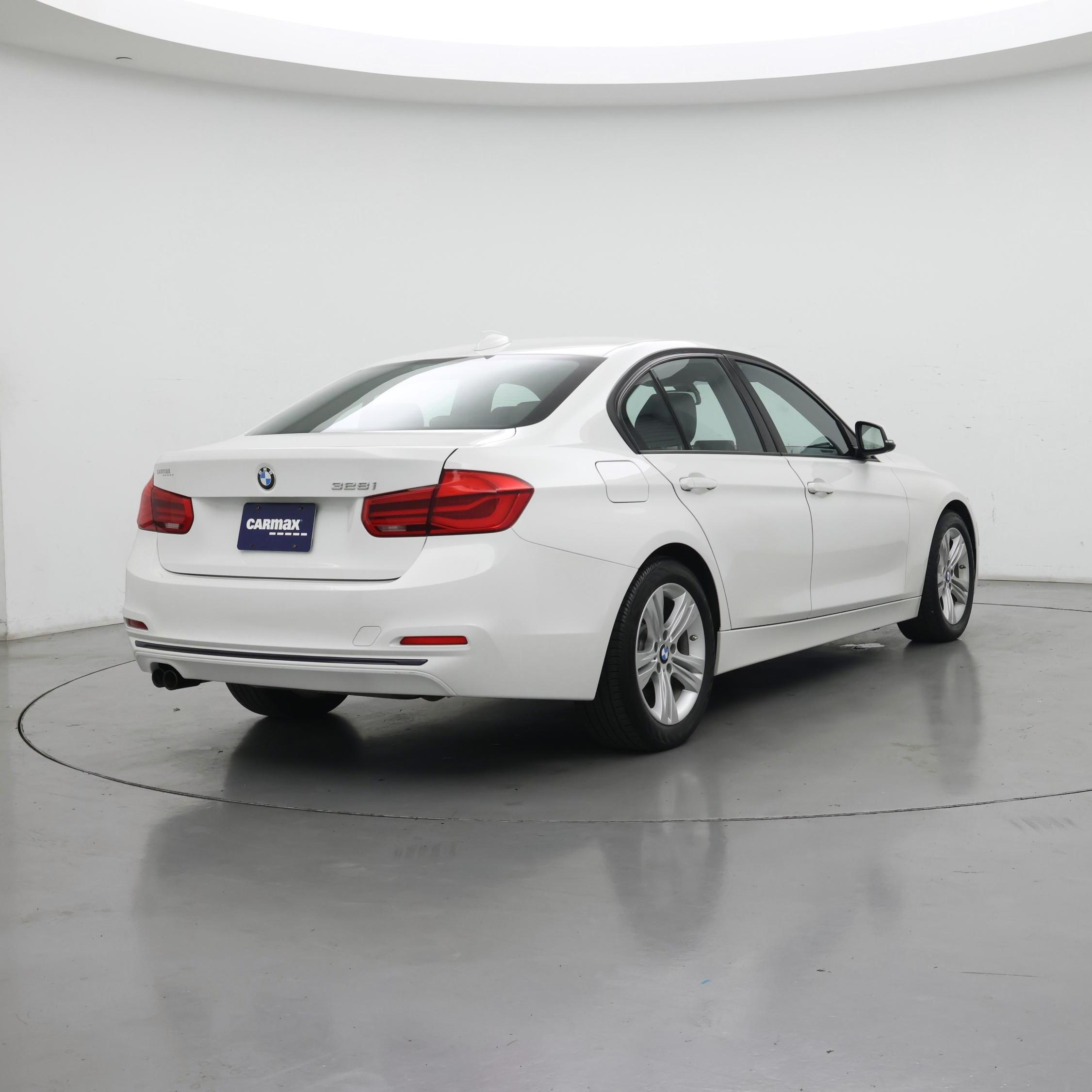 Thumbnail: 2016 BMW 3 Series - 8