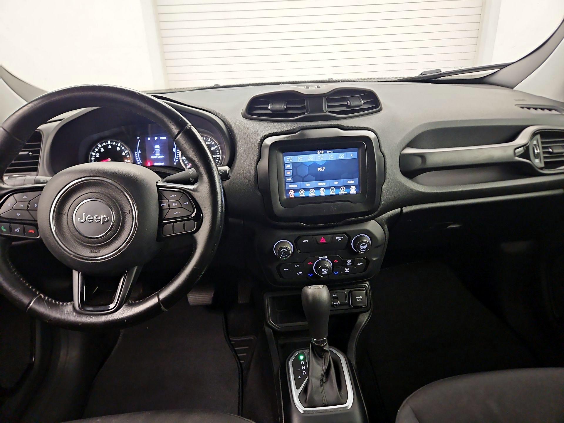Thumbnail: 2018 Jeep Renegade - 9
