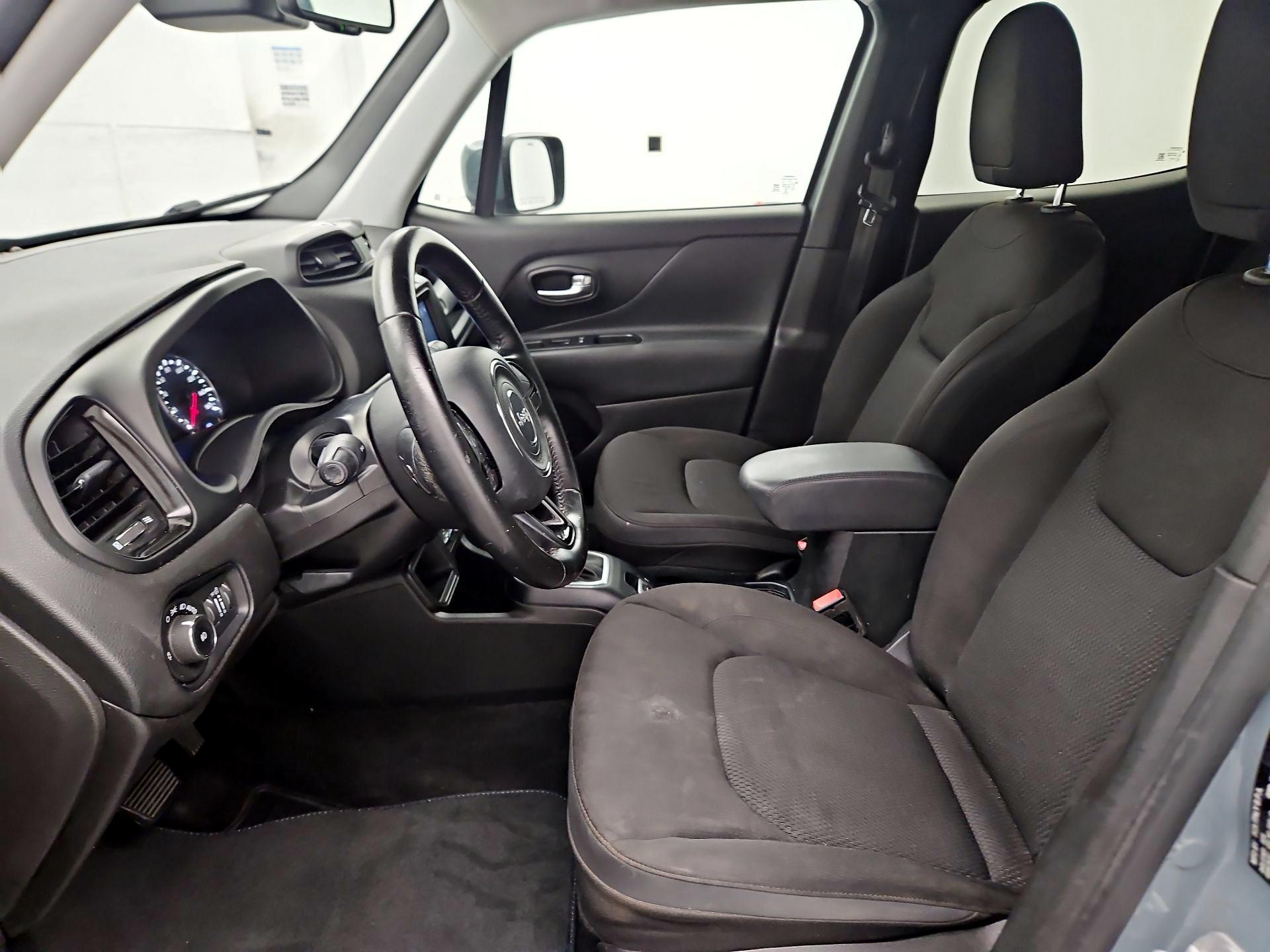 Thumbnail: 2018 Jeep Renegade - 11