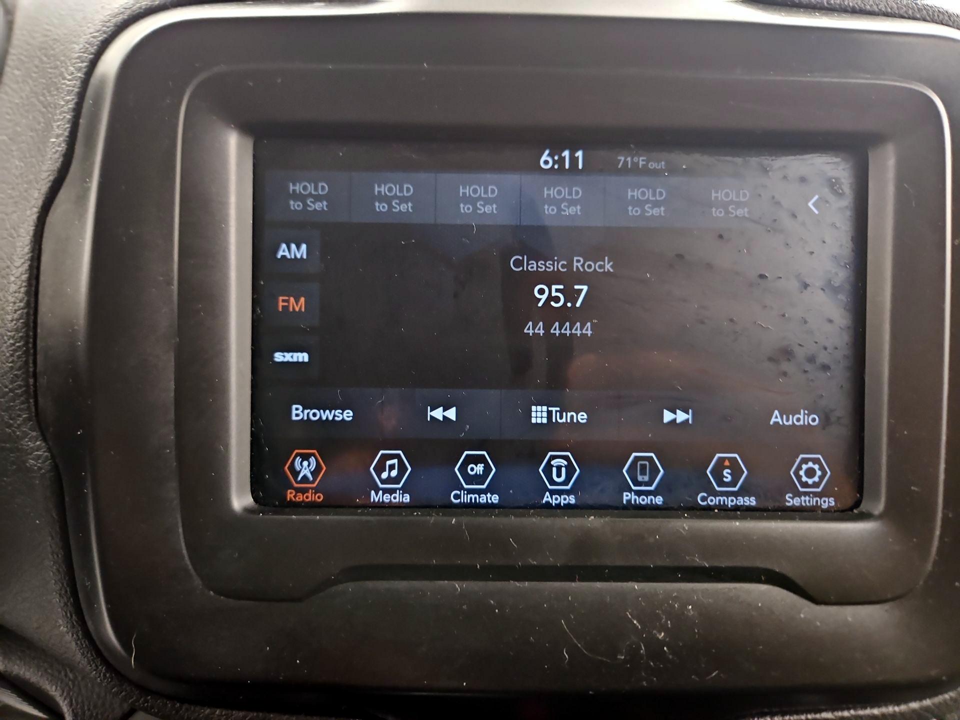 Thumbnail: 2018 Jeep Renegade - 15