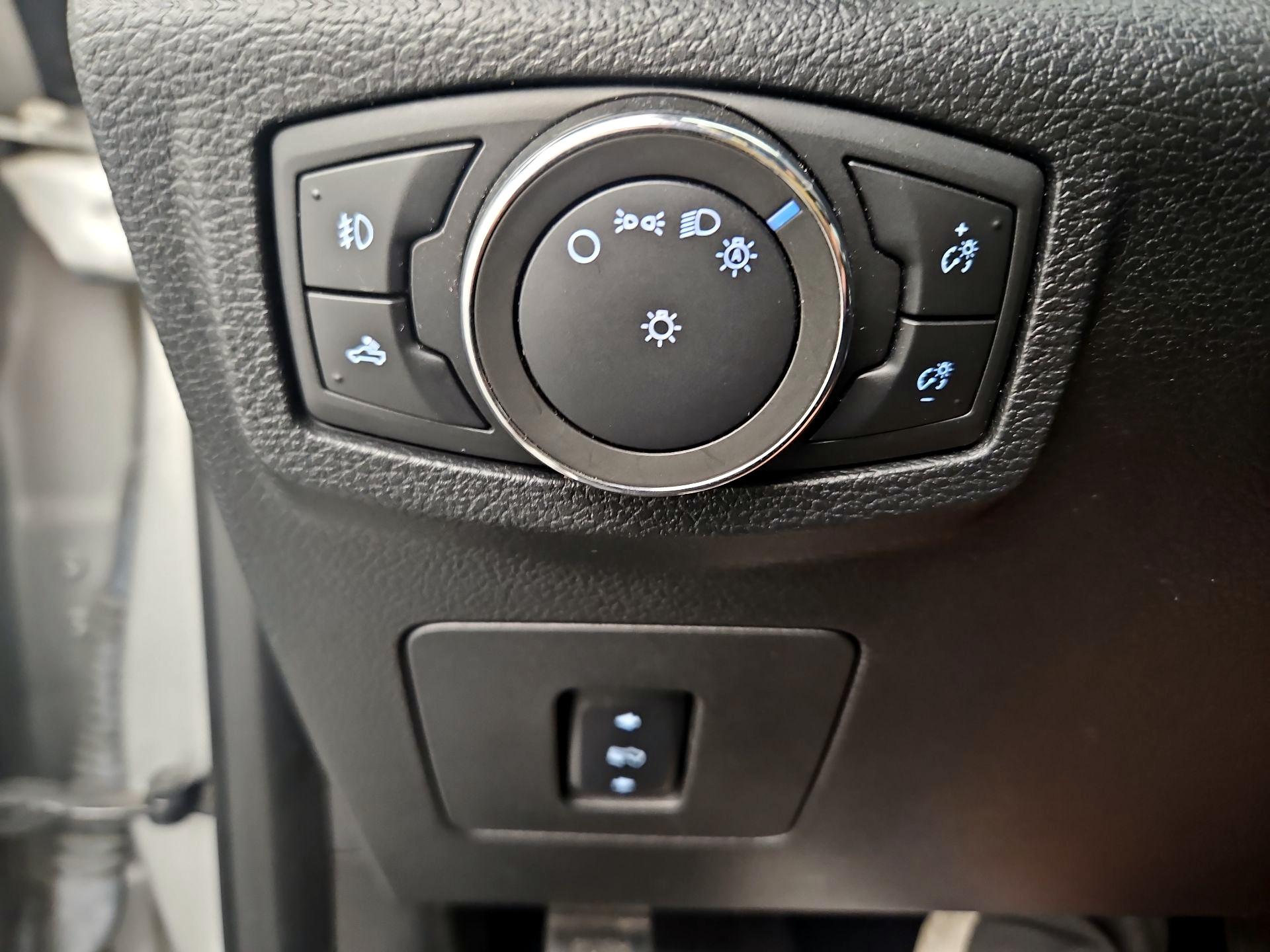 Thumbnail: 2015 Ford F-150 - 13