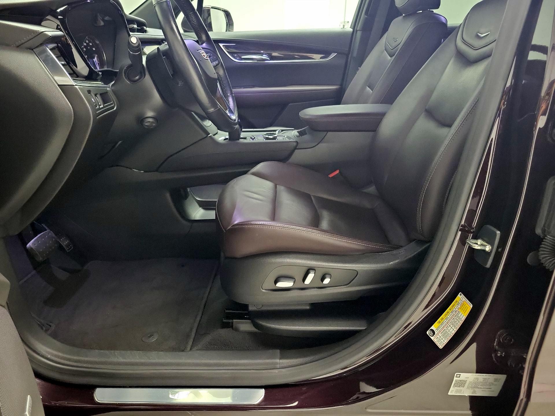 Thumbnail: 2020 Cadillac XT6 - 11