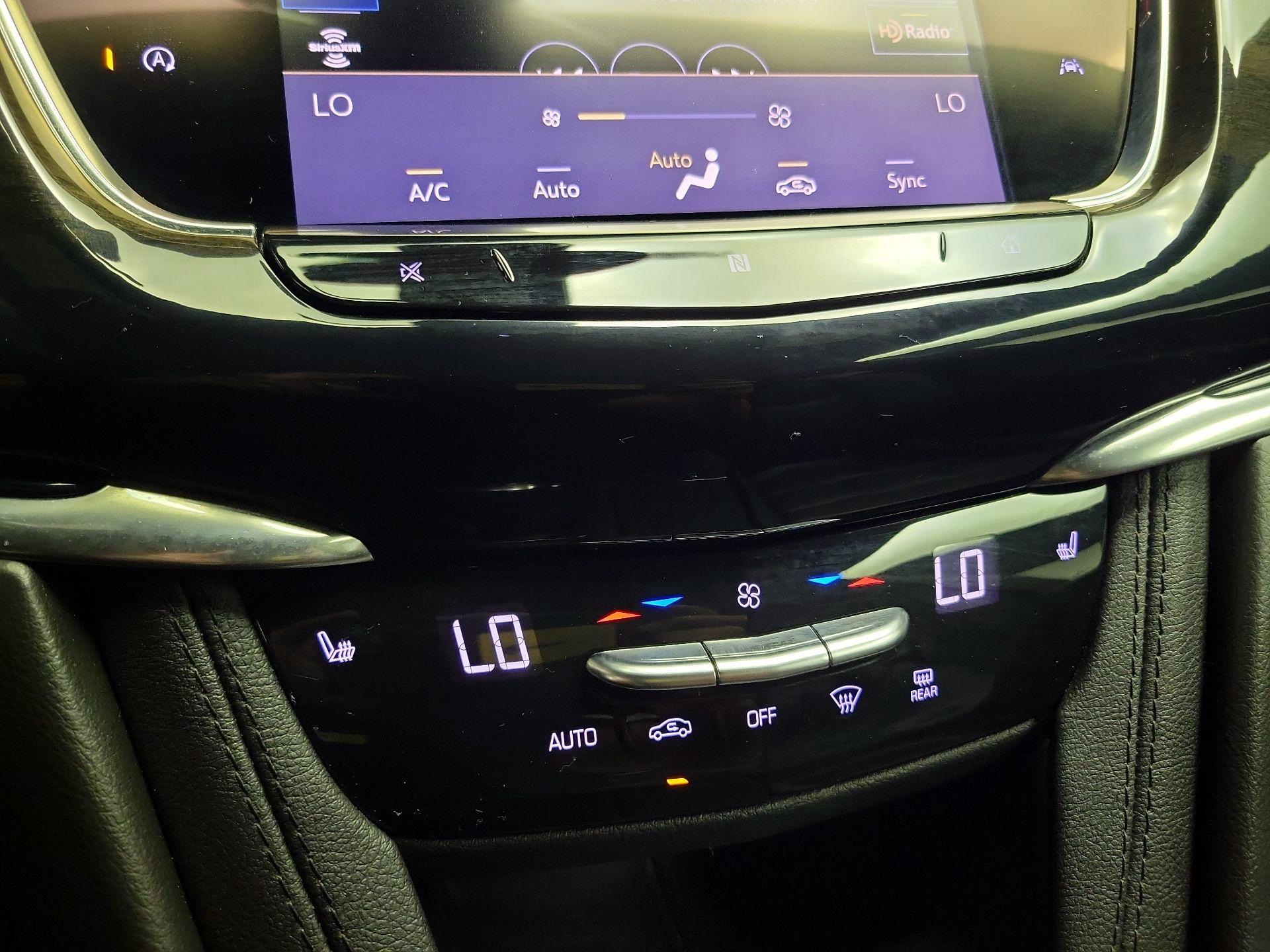 Thumbnail: 2020 Cadillac XT6 - 17