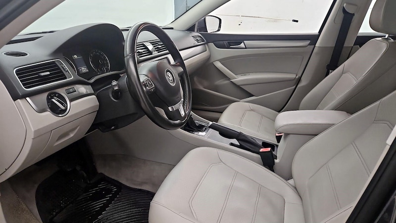 2015 Volkswagen Passat Limited Edition 11