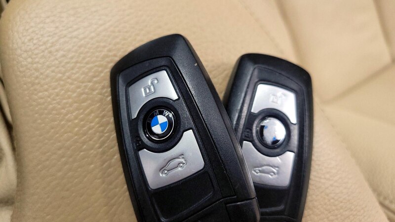 2013 BMW 3 Series 320i 20