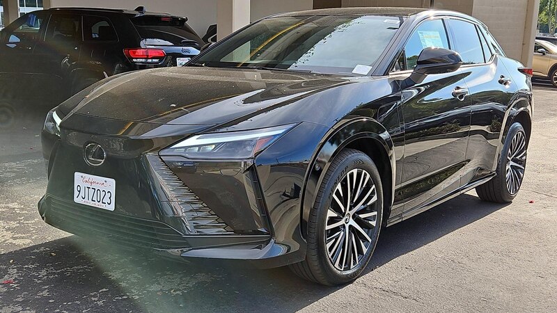 2023 Lexus RZ 450e 3