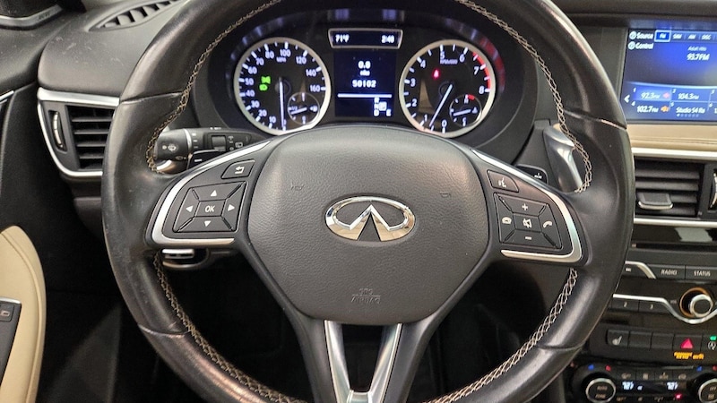 2018 INFINITI QX30 Premium 10