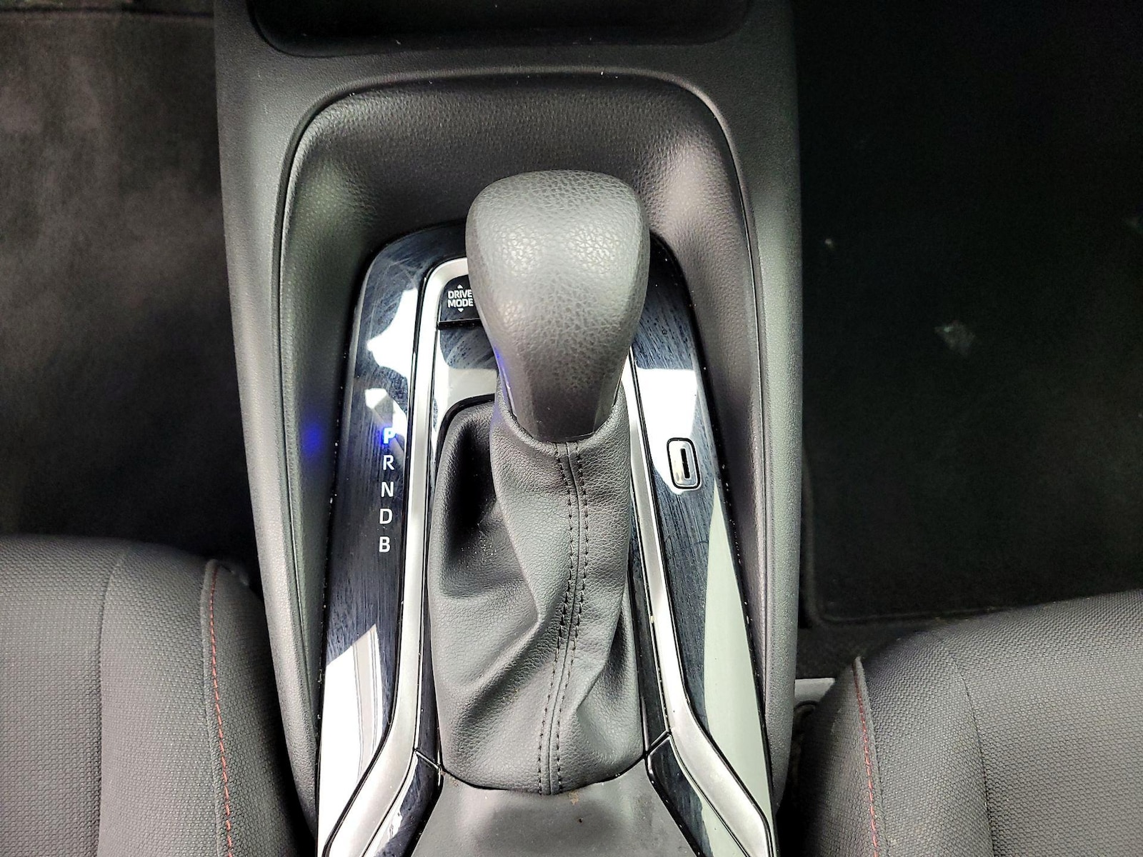 2024 Toyota Corolla SE - Photo 18