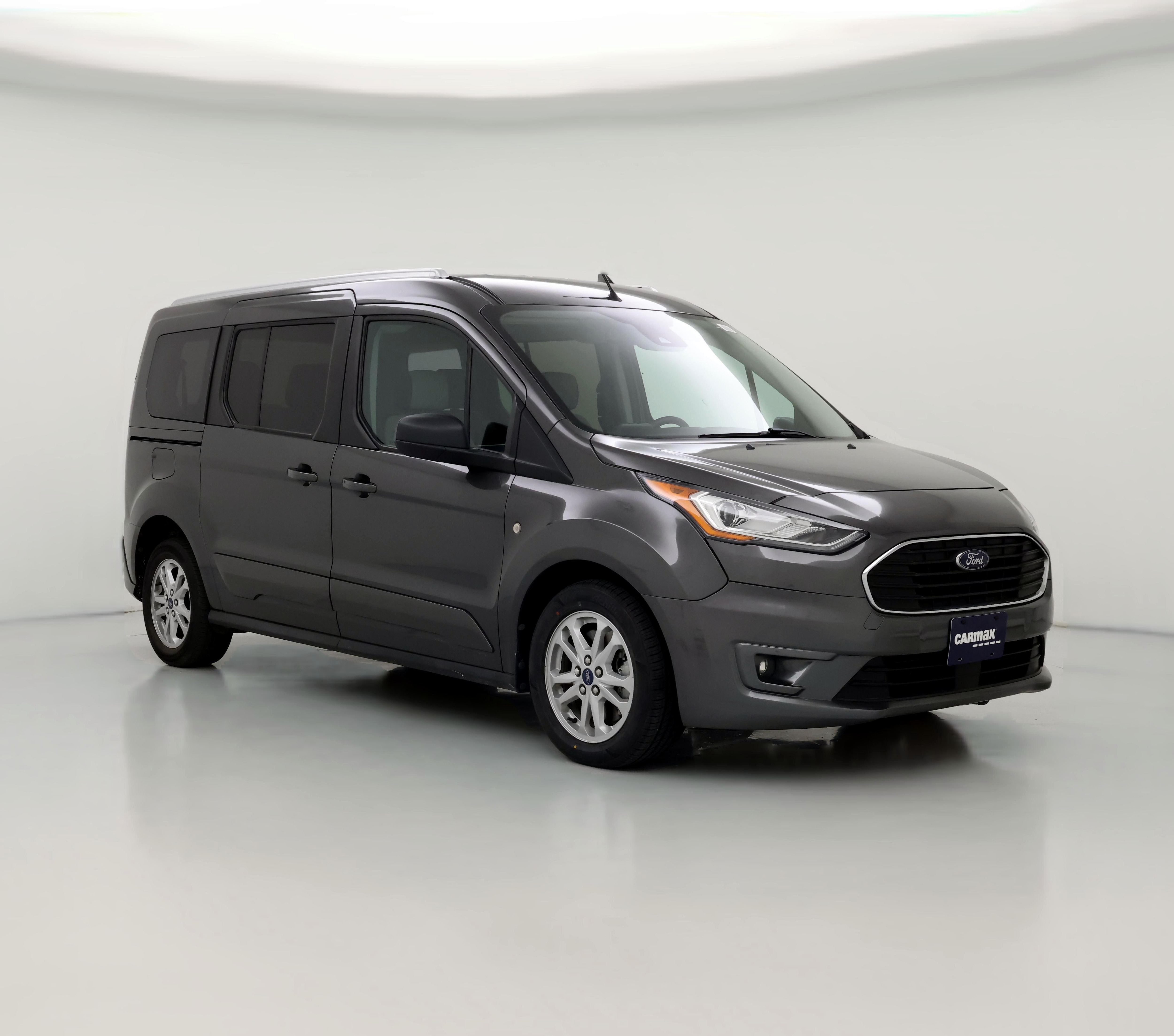 Used ford hot sale minivans