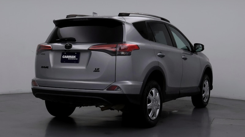 2018 Toyota RAV4 LE 8