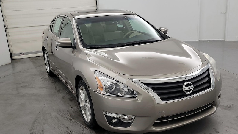 2013 Nissan Altima SV Hero Image