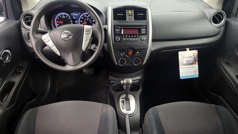 2016 Nissan Versa SV 9