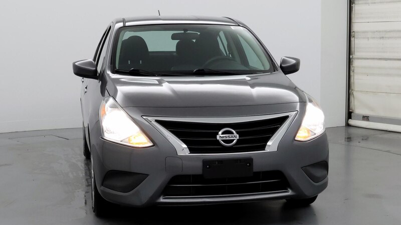 2016 Nissan Versa SV 5