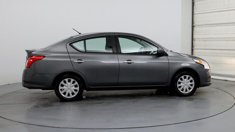 2016 Nissan Versa SV 7