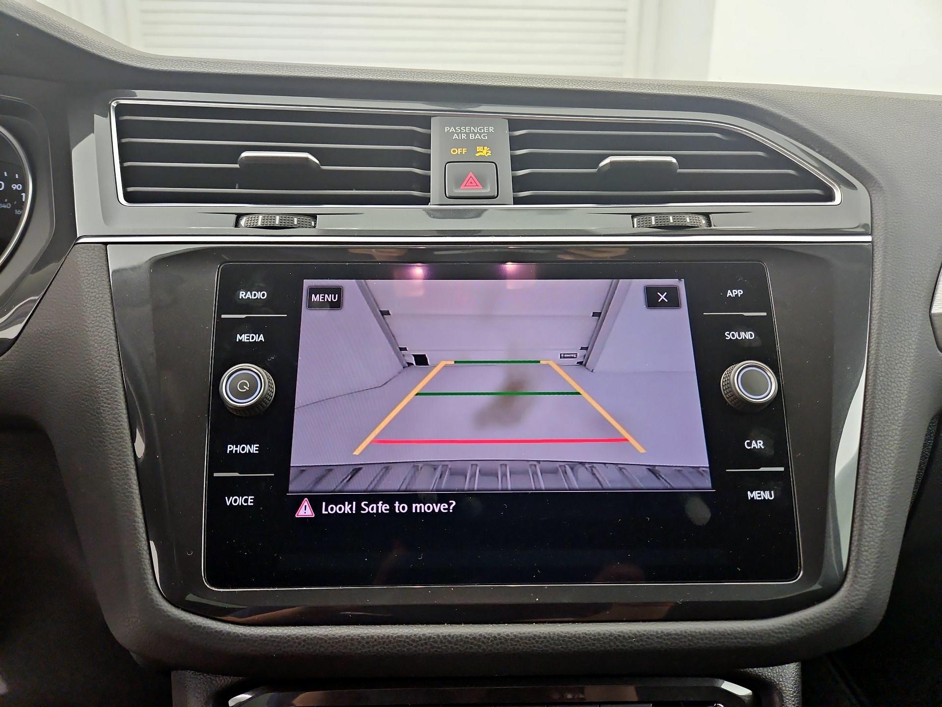 Thumbnail: 2019 Volkswagen Tiguan - 14