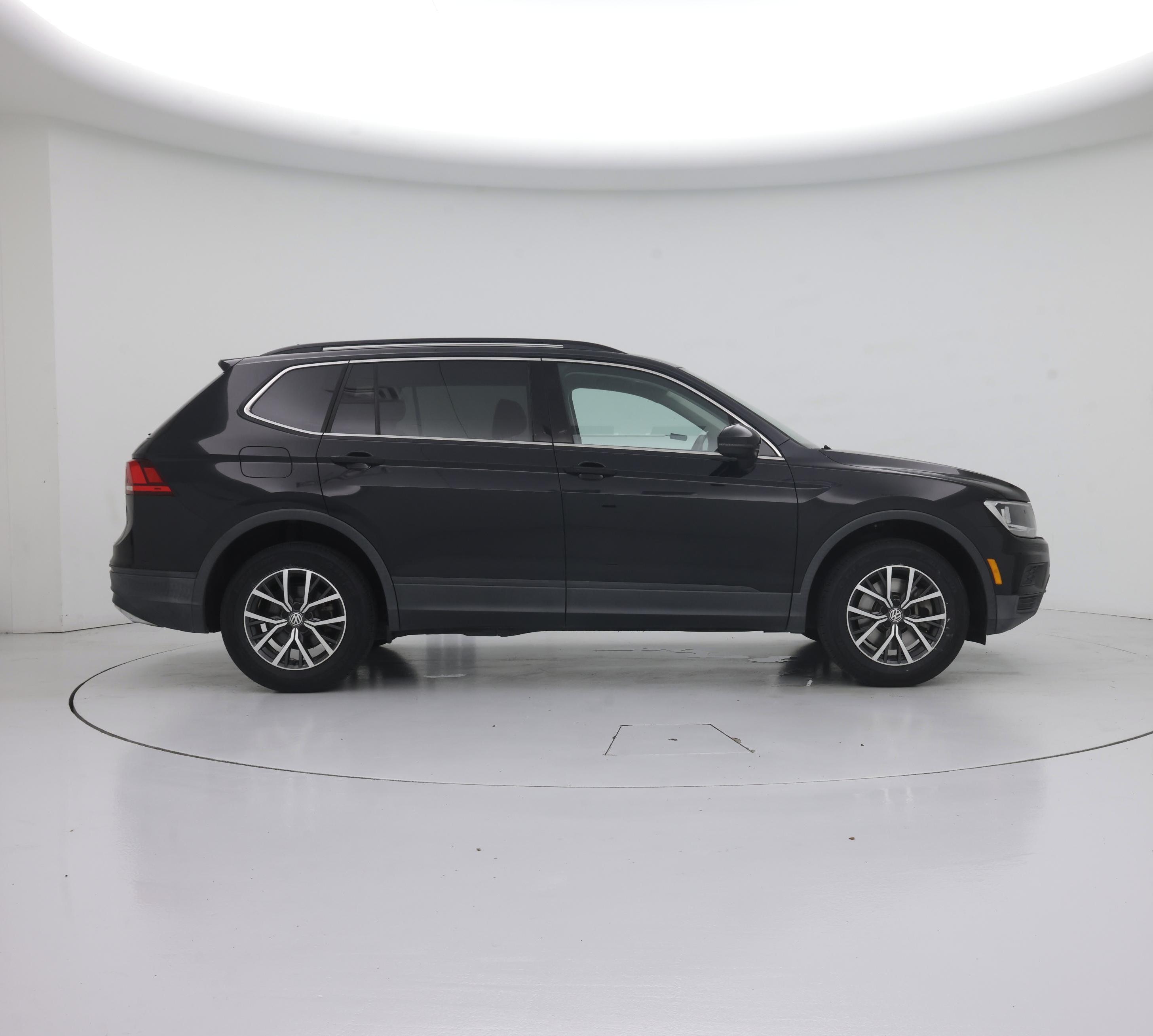 Thumbnail: 2019 Volkswagen Tiguan - 7