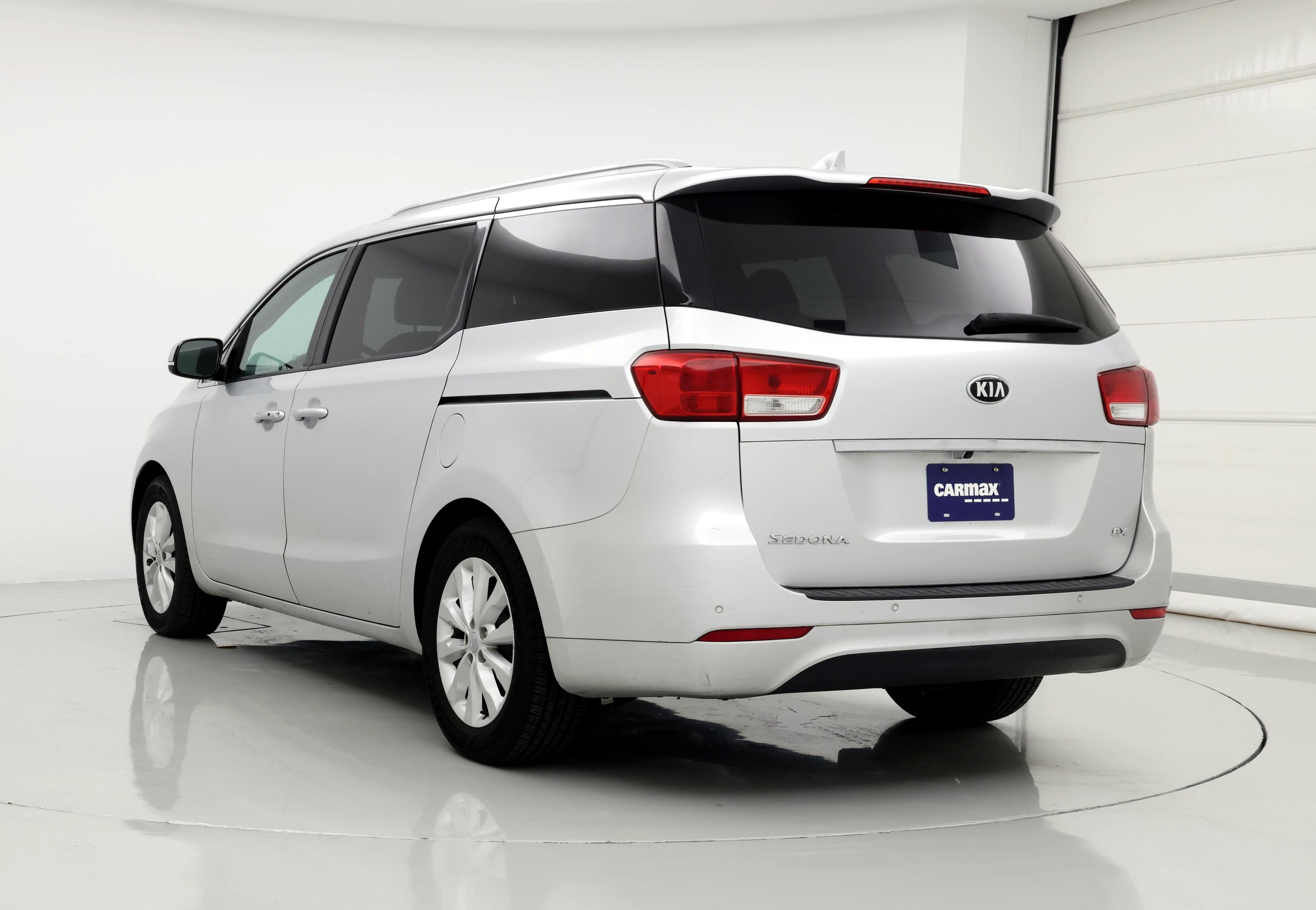 Thumbnail: 2016 Kia Sedona - 2