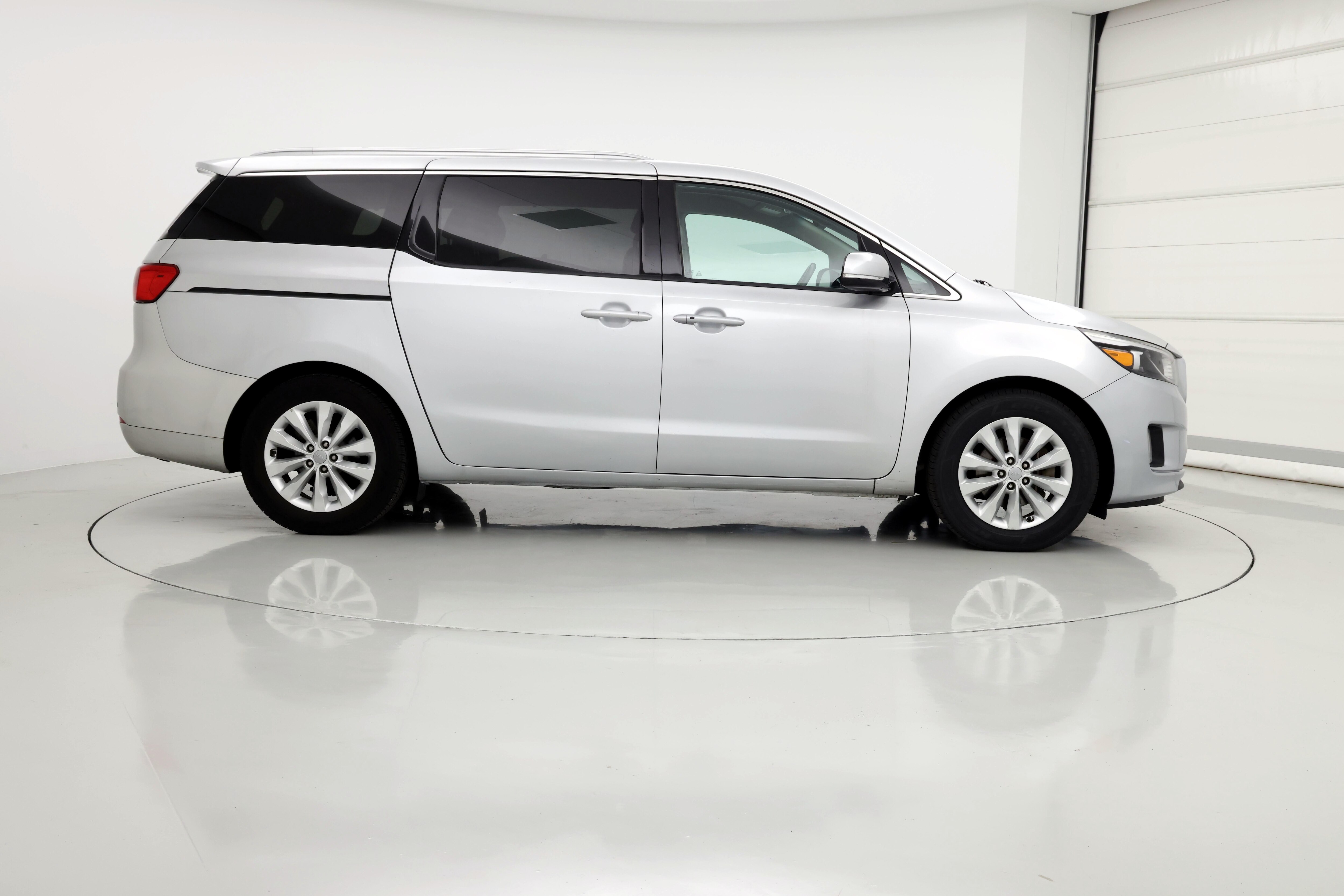 Thumbnail: 2016 Kia Sedona - 7
