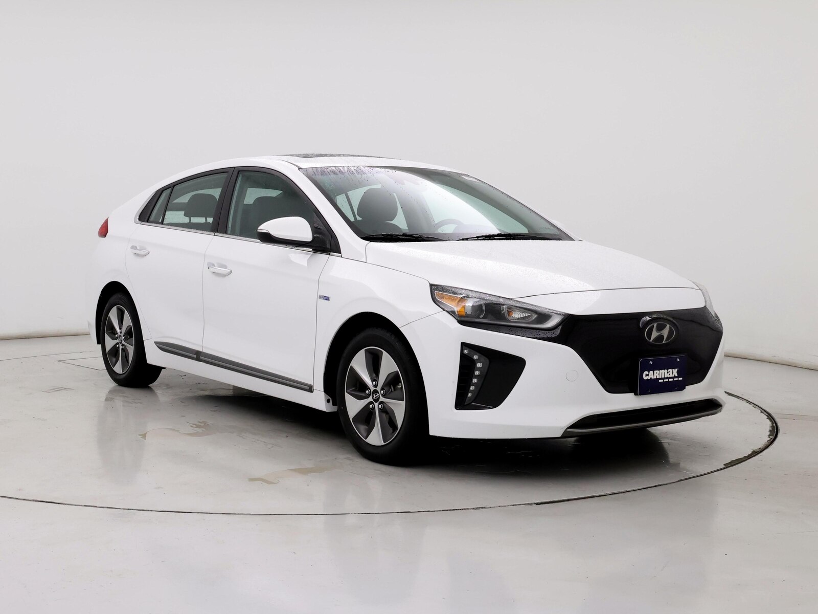Used 2019 Hyundai Ioniq Limited with VIN KMHC05LHXKU052285 for sale in Kenosha, WI